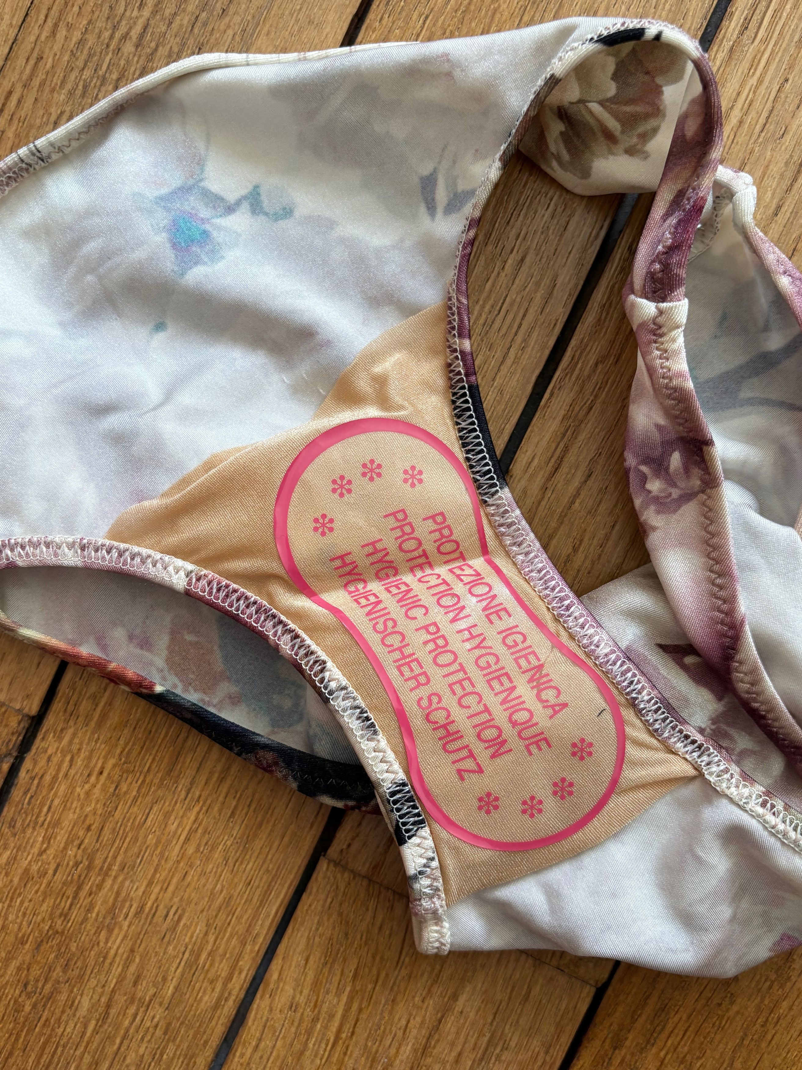 Jean Paul Gaultier Jean Paul Gaultier vintage pink floral bikini bottom Size 28" / US 6 / IT 42 - 4 Thumbnail