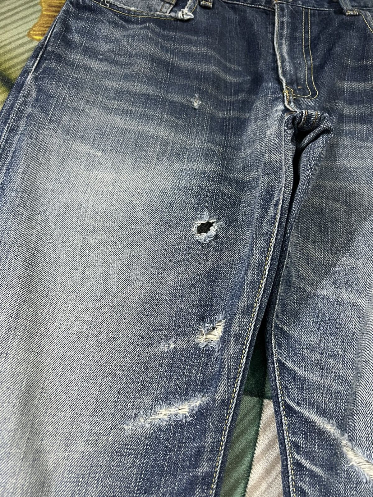 Levi's VINTAGE LEVIS 505 DISTRESSED JEANS Size US 32 / EU 48 - 8 Thumbnail