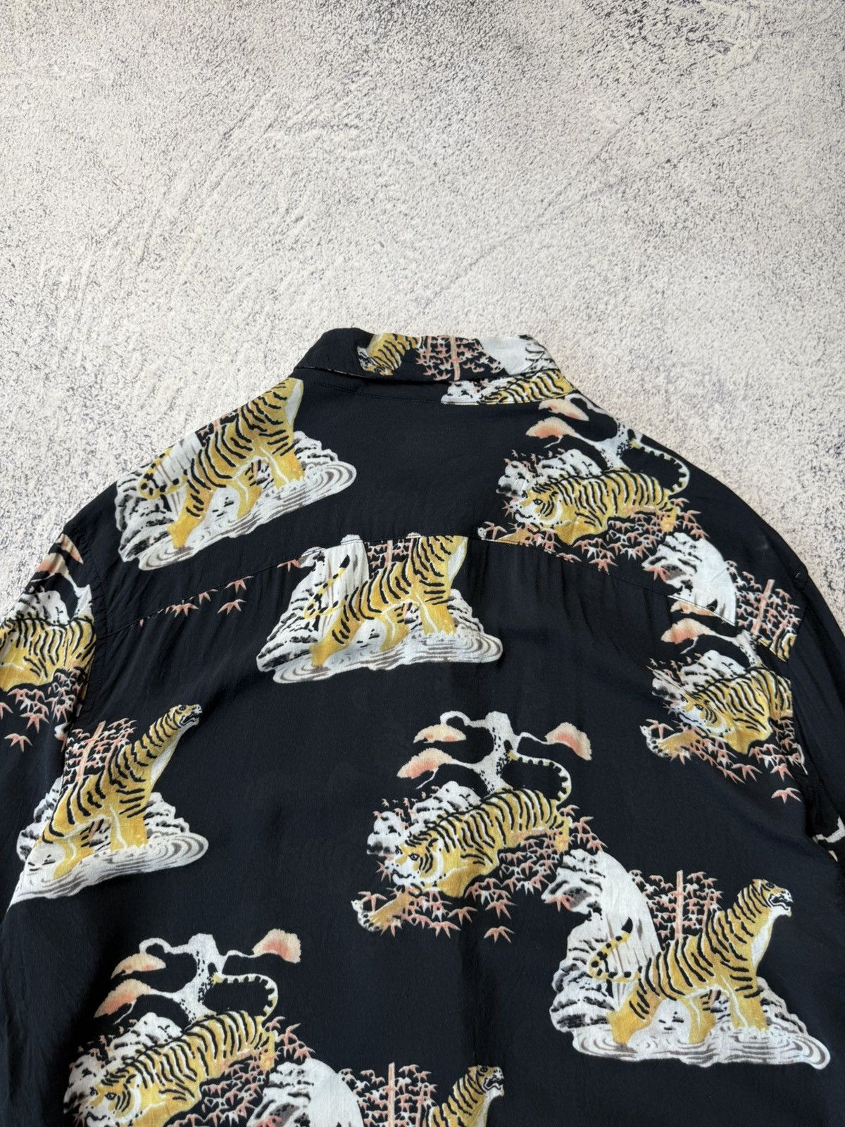 Allsaints Vintage Allsaints Viscose Tiger Crazy Print Y2K Hawaii Shirt Size US L / EU 52-54 / 3 - 24 Thumbnail