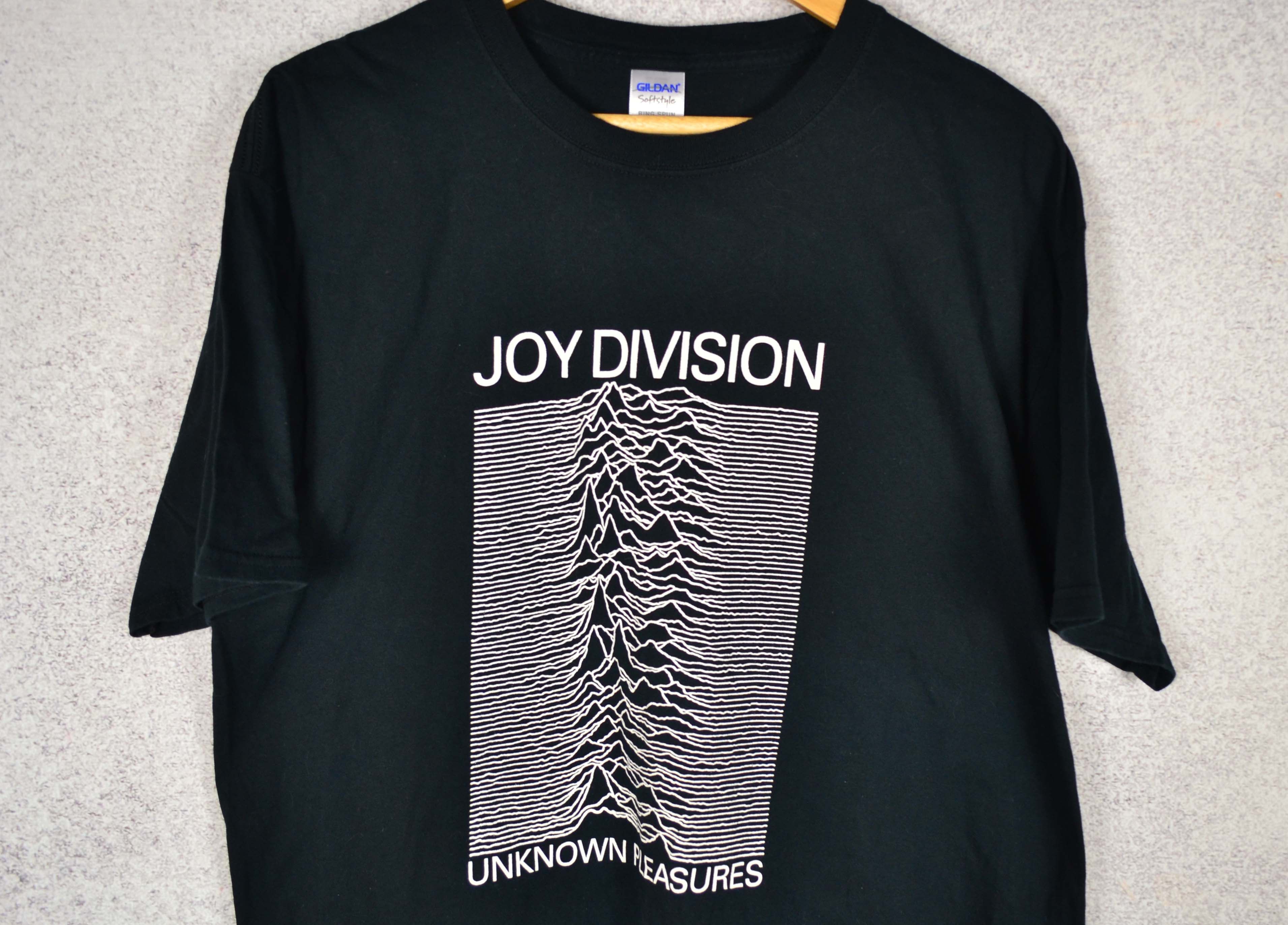 Band Tees Joy Division Unknown Pleasure Ian Curtis Band Tee Vintage Size US XL / EU 56 / 4 - 2 Thumbnail