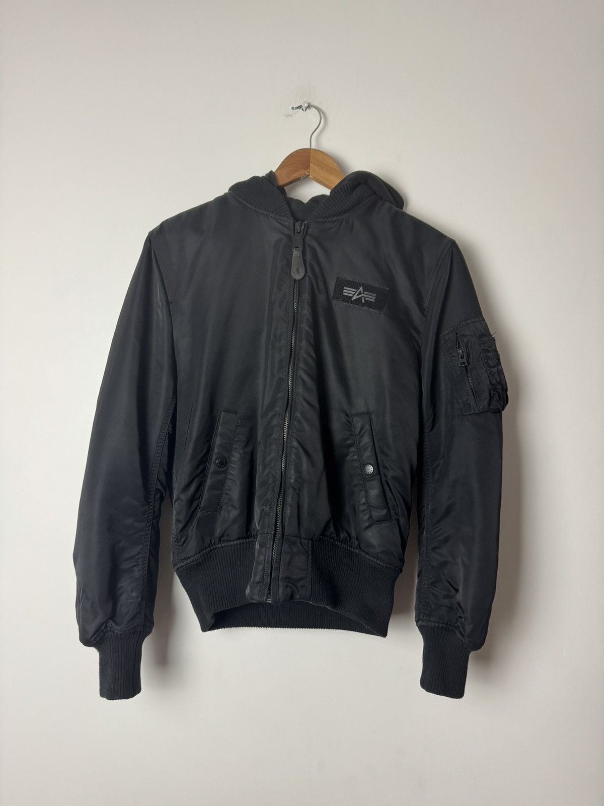 Alpha Industries Alpha Industries Hooded MA-1 Bomber Jacket Black Logo Back Size US S / EU 44-46 / 1 - 1 Thumbnail