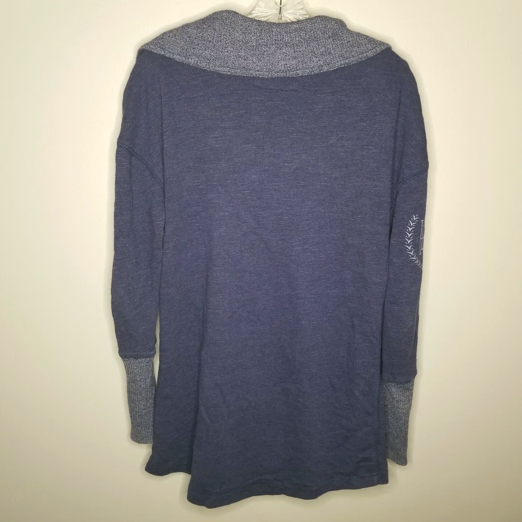 Hurley VINTAGE Hurley Women's Sweater Long Sleeve Pullover Size Medium Purple Women's Apparel Size M / US 6-8 / IT 42-44 - 6 Thumbnail