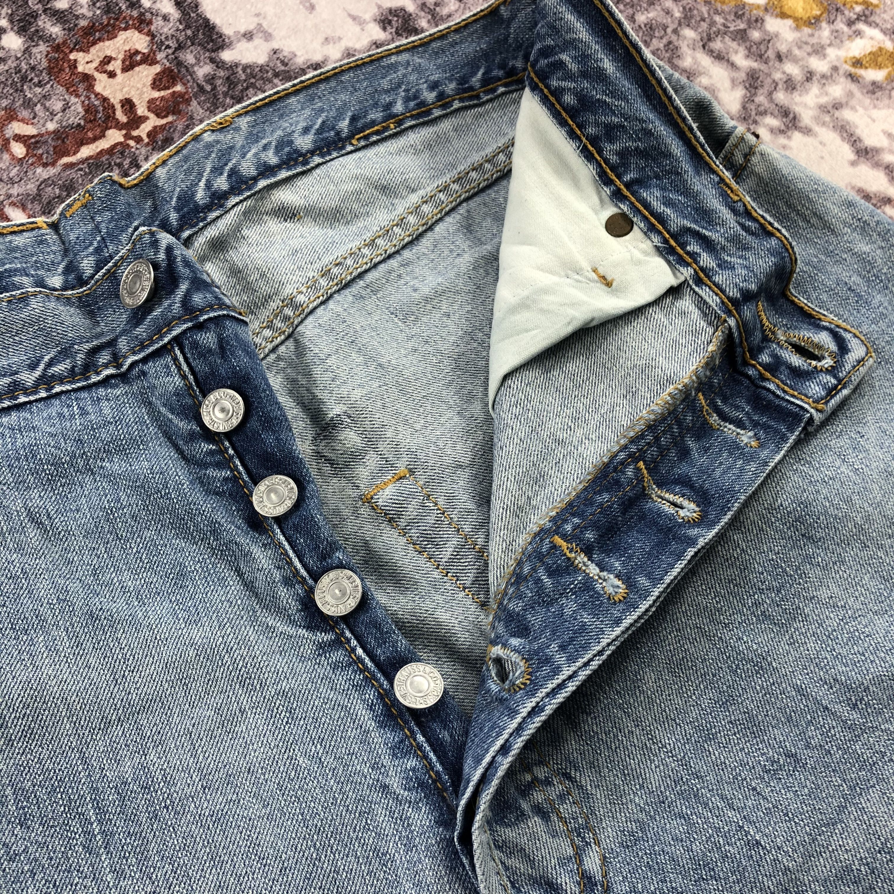 Levi's × Vintage 90s Vintage Light Wash Levis 501 Jeans-JM2180 Size US 35 - 8 Thumbnail