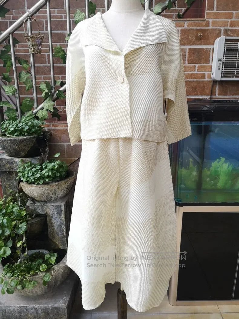 Issey Miyake Issey Miyake Main Line Off-White Coat Size M / US 6-8 / IT 42-44 - 1 Thumbnail