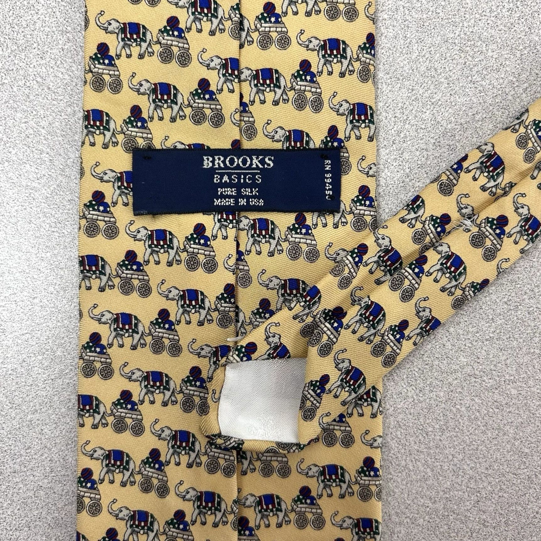 Vintage VINTAGE Brooks Basics Elephant Yellow Silk 59” Neck Tie Men Silk Yellow 59” Neck Tie Animal Elephant Made In USA Mens Size ONE SIZE - 5 Thumbnail