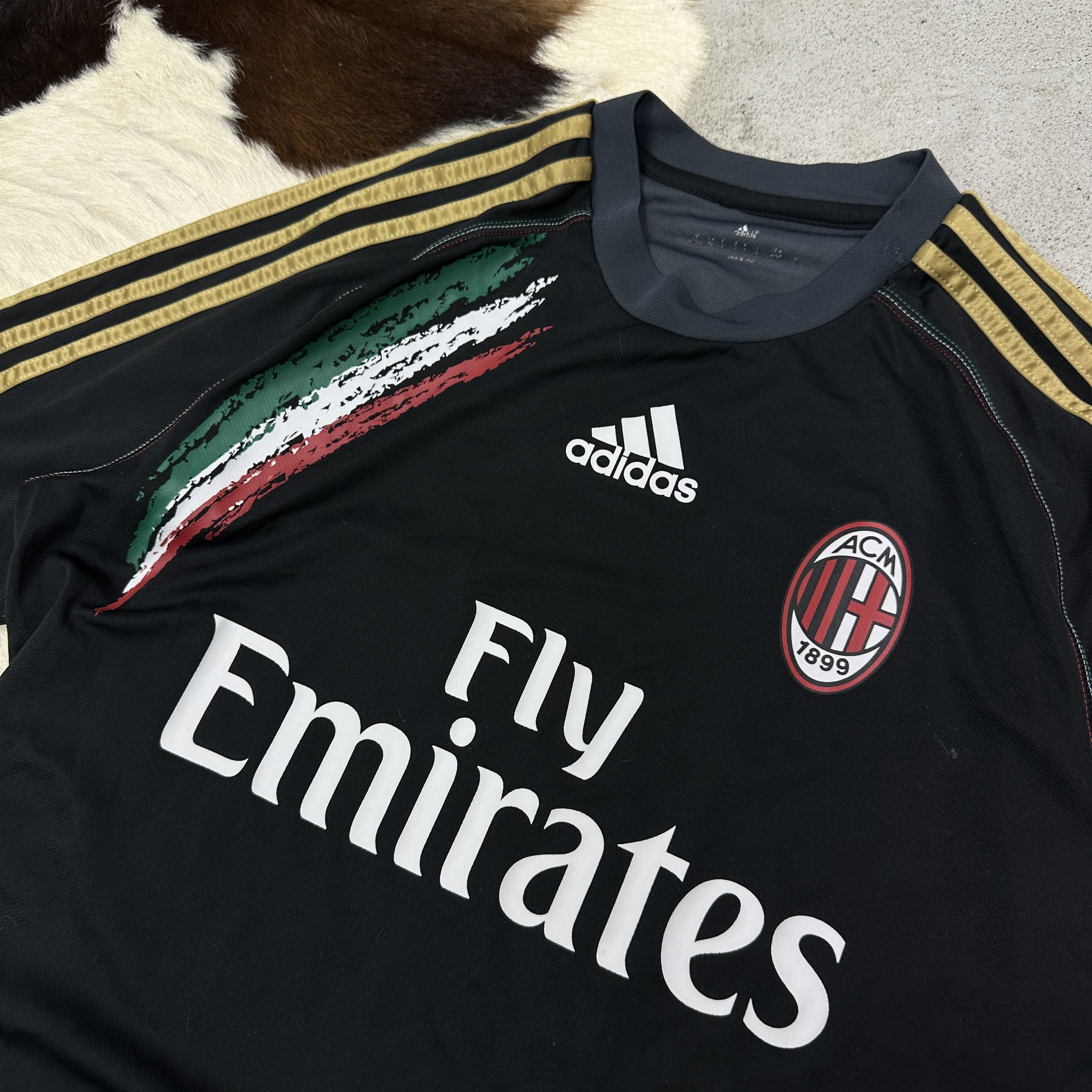 Adidas Vintage Sportswear Adidas AC Milan 13/14 Training Jersey 00s Size US S / EU 44-46 / 1 - 2 Thumbnail