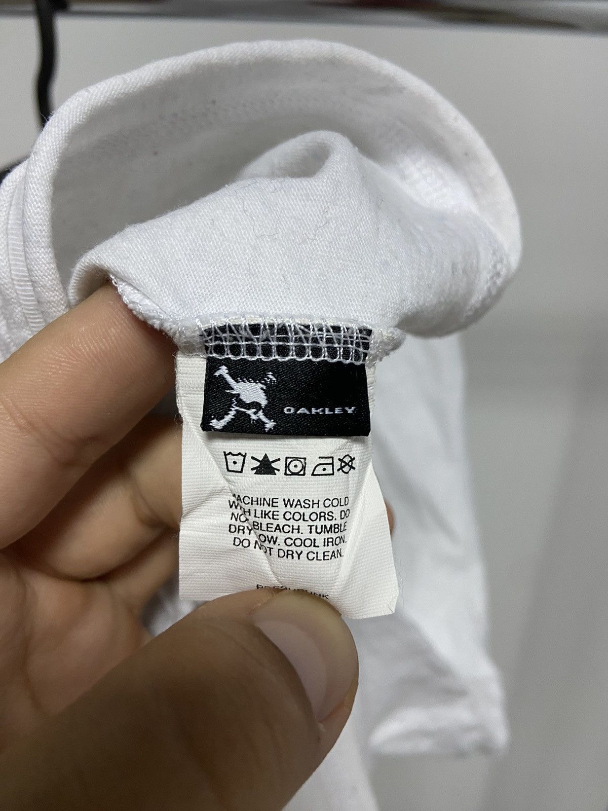 Oakley × Vintage Oakley T Shirt Vintage Big Logo Gorpcore Street Style Y2K Size US L / EU 52-54 / 3 - 7 Thumbnail