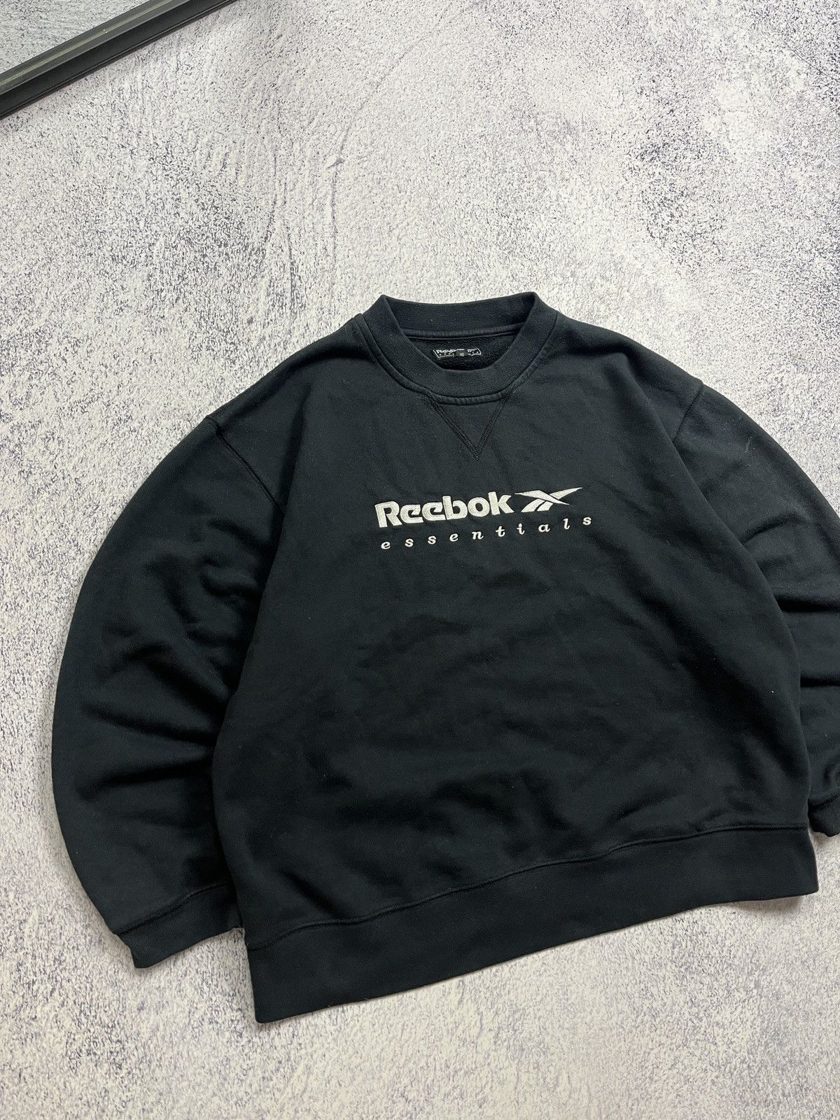 Reebok × Vintage Vintage Reebok Essentials Sweatshirt Embroidered Logo Boxy Size US S / EU 44-46 / 1 - 4 Thumbnail
