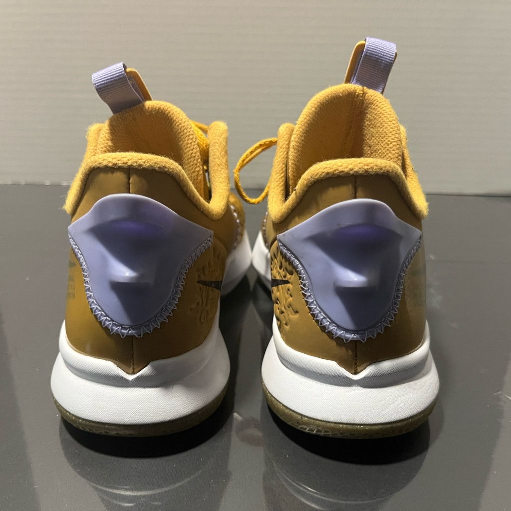 Nike Nike LeBron witness 5 Size US 5 / EU 37 - 5 Thumbnail