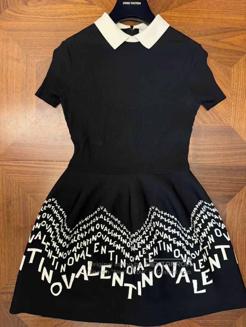 Valentino Valentino Classic little black dress Size M / US 6-8 / IT 42-44 - 1 Thumbnail