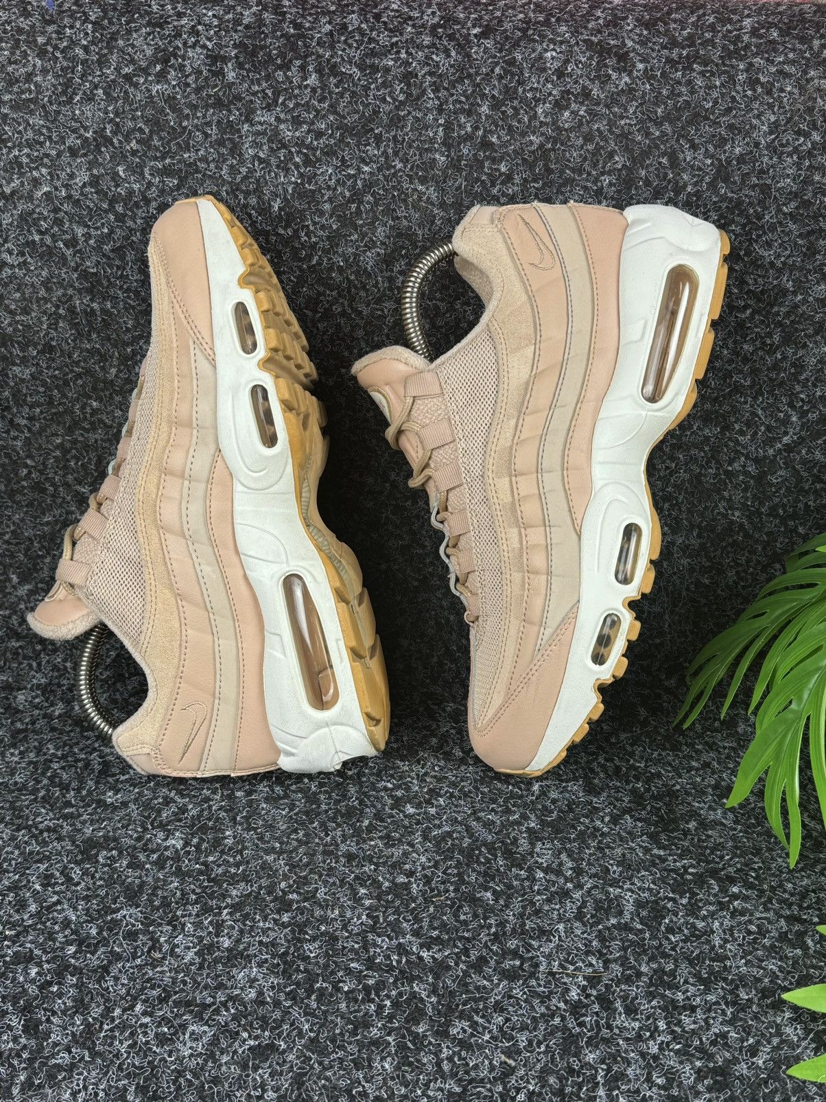 Nike Nike Air Max 95 size 40 Y2K Drill style Size US 7 / EU 40 - 1 Thumbnail