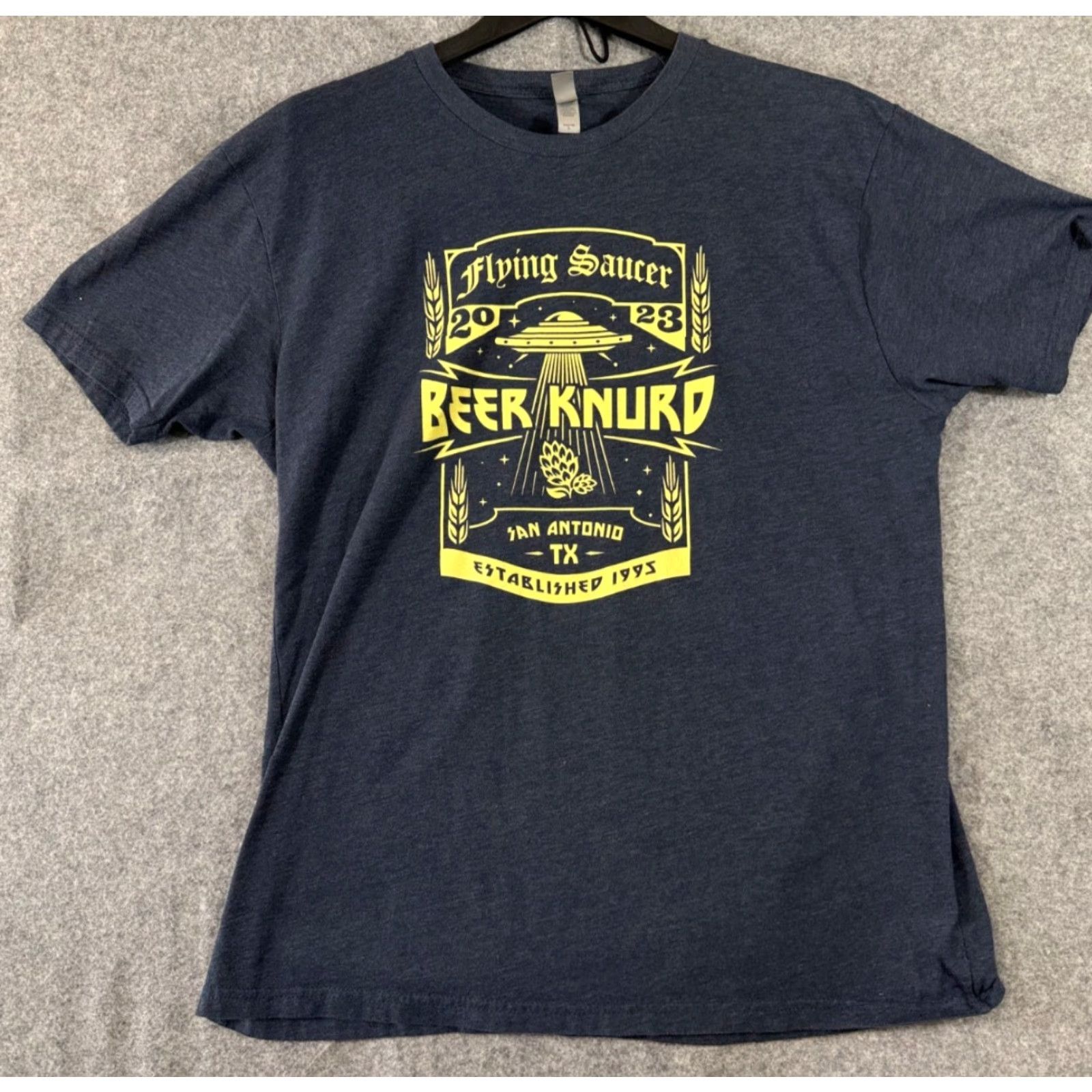 Vintage Flying Saucer T-Shirt Mens L Heather Blue Beer Nerd San Antonio Logo Fitted Crew Neck Short Sleeve Size US L / EU 52-54 / 3 - 2 Thumbnail