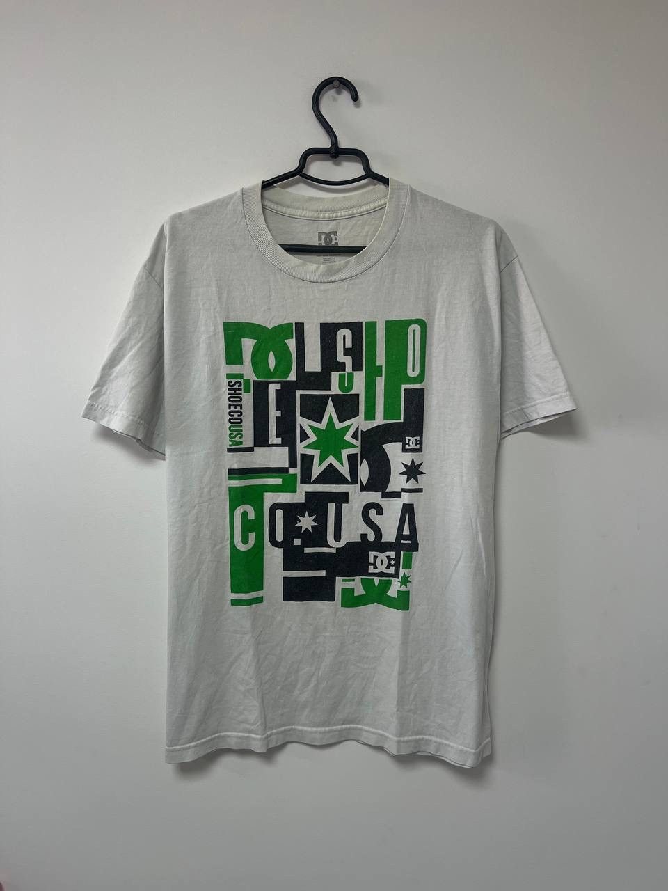 Other Vintage DC Shoes Usa T shirt Skate Sk8 Big logo Rare Hype L Size US L / EU 52-54 / 3 - 1 Thumbnail
