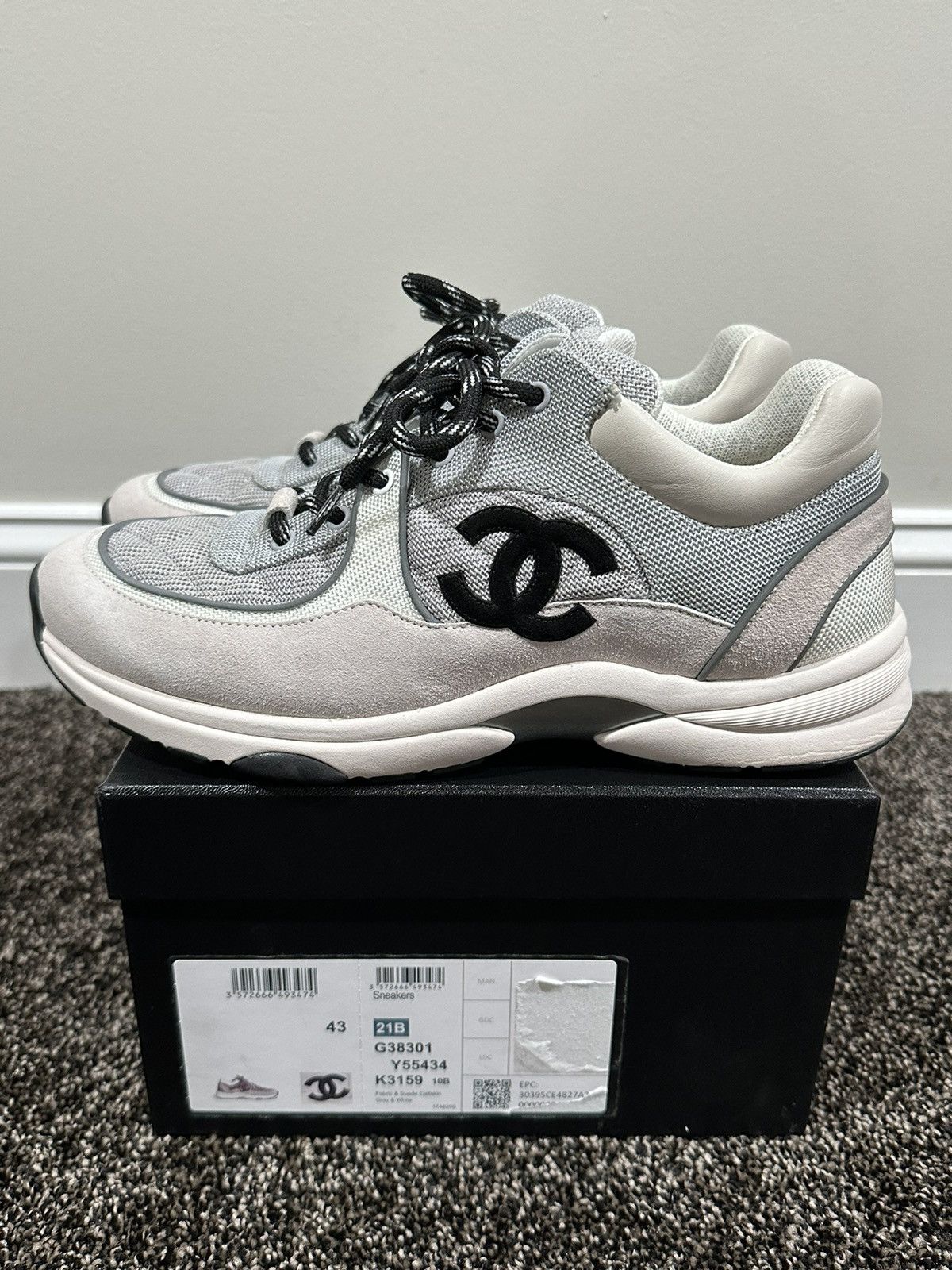 Chanel Chanel CC Logo Quilted White / Grey Suede Trainer Sneakers Size US 10 / EU 43 - 4 Thumbnail