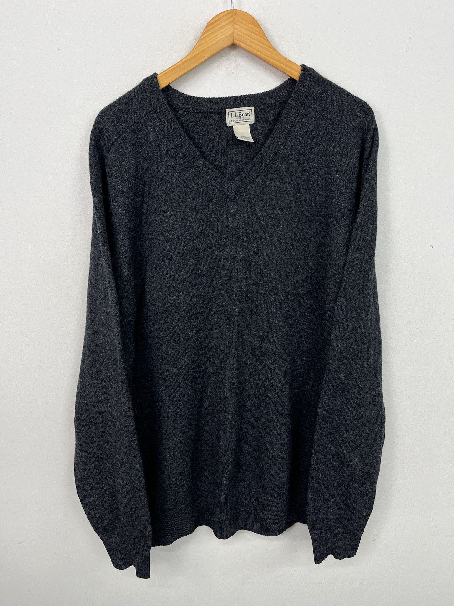 L.L. Bean Vintage LL Bean Gray Knit Sweater Size XL Tall Size US XL / EU 56 / 4 - 1 Thumbnail