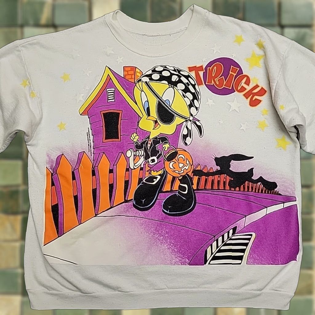 Vintage VTG Tweety Sweatshirt Womens XL White 90s Cartoon Made in USA Pullover Crew Neck Casual Mens Womens Girls Boys Size XL / US 12-14 / IT 48-50 - 1 Thumbnail