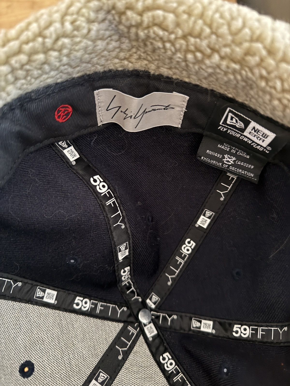 Yohji Yamamoto Yohji Yamamoto x New Era Sherling Fitted Hat Size ONE SIZE - 6 Thumbnail