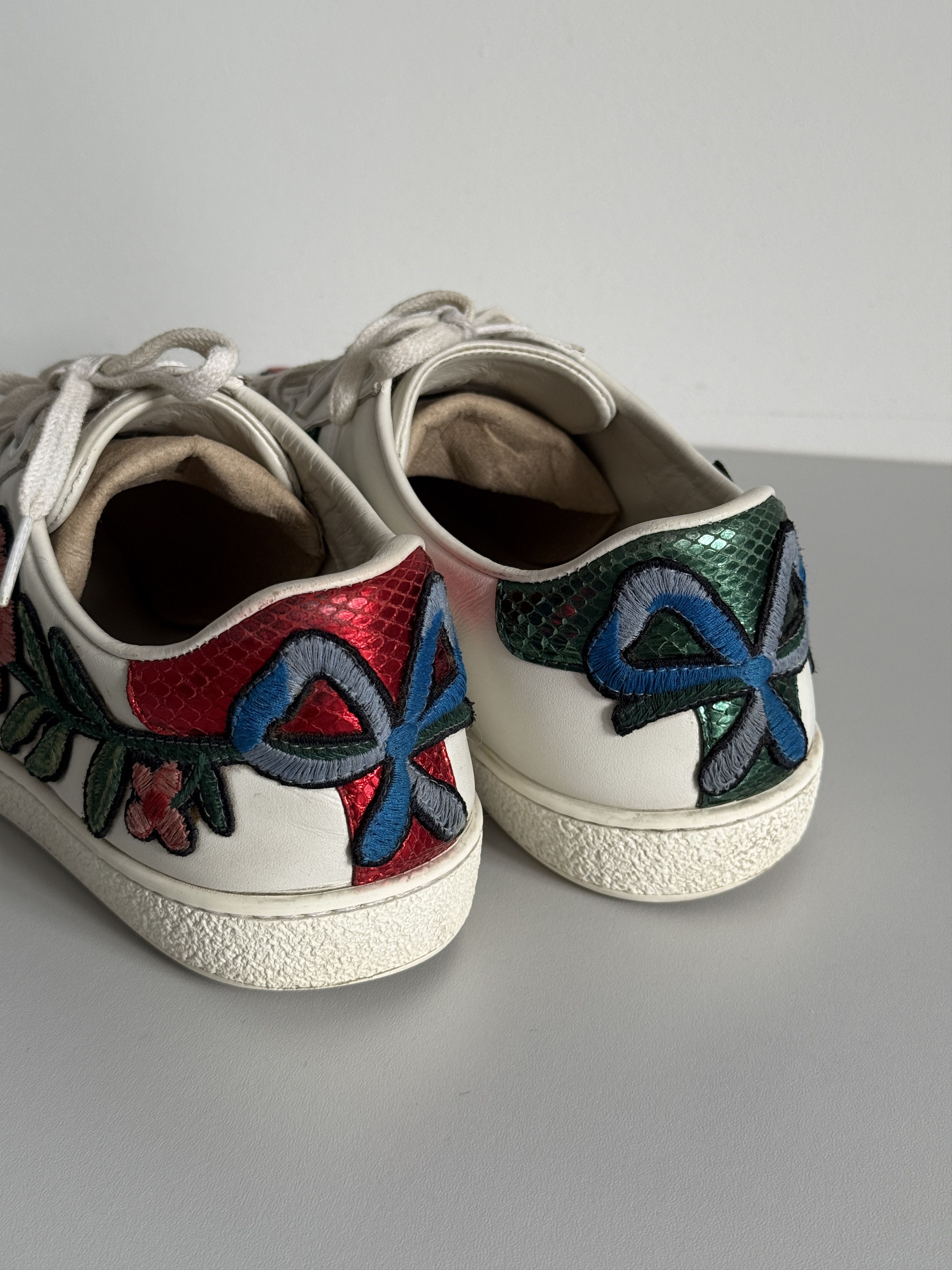 Gucci Gucci White Floral Embroidered Leather Ace Sneakers Size US 7 / IT 37 - 7 Thumbnail