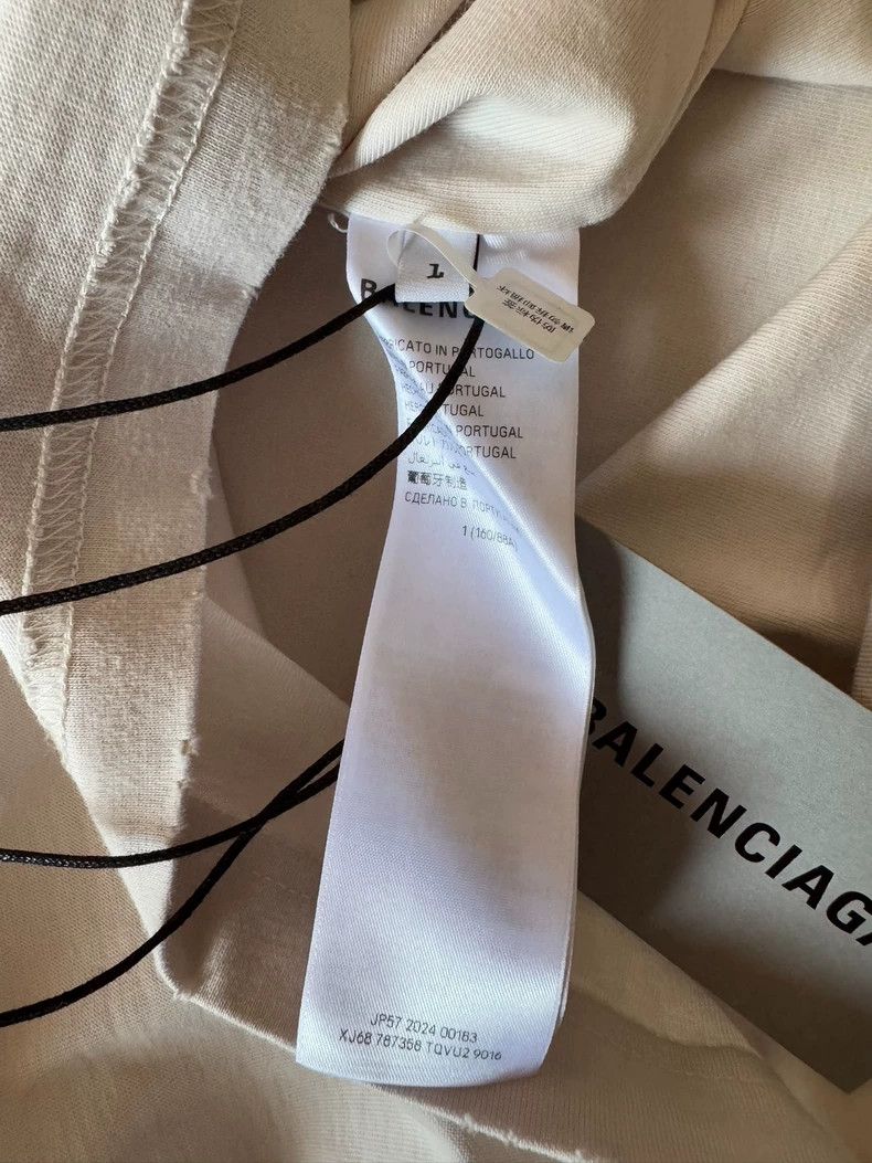 Balenciaga Balenciaga Internal use only slogan for internal use only Size US S / EU 44-46 / 1 - 5 Thumbnail
