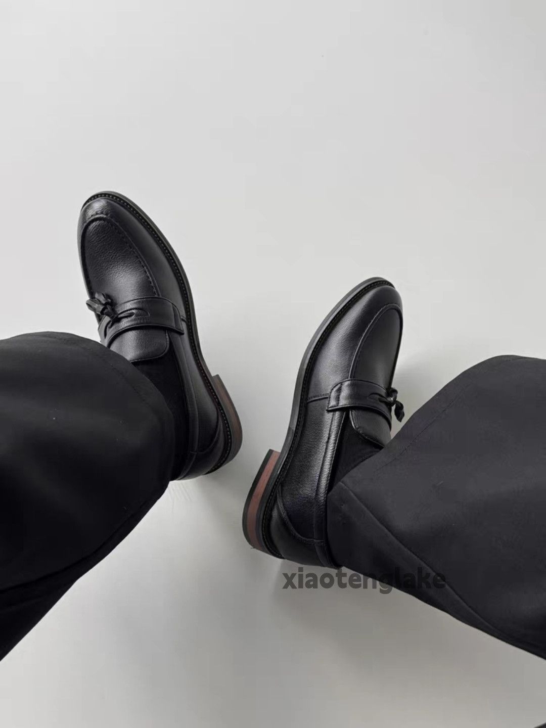 Vintage Unisex outdoor slip on tassel loafer shoes Size US 10 / EU 43 - 4 Thumbnail