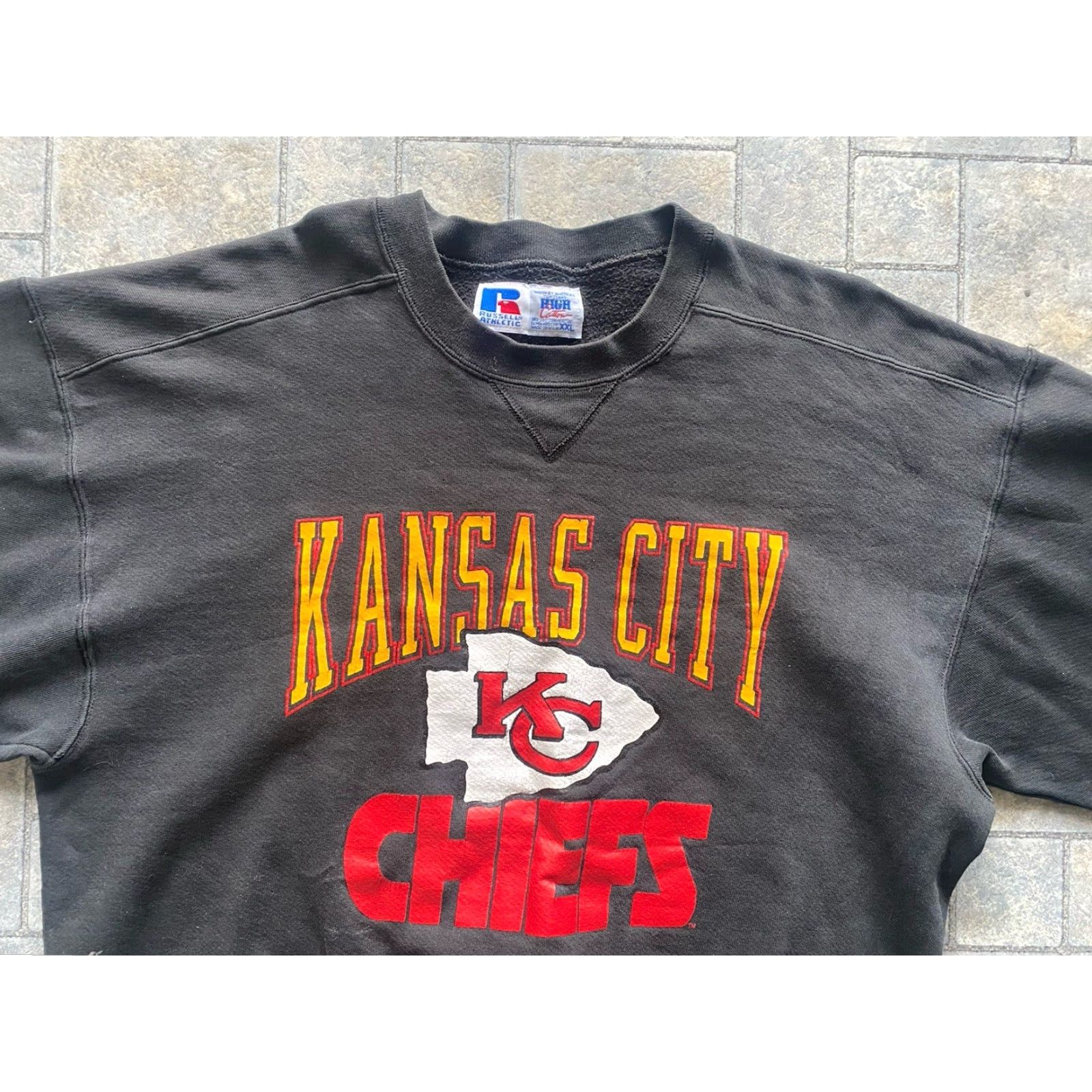 Russell Athletic VINTAGE Russell Athletic Sweatshirt Men 2XL Black Kansas City Chiefs Long Sleeve Pullover Sports 2XL Mens Size US XXL / EU 58 / 5 - 4 Thumbnail