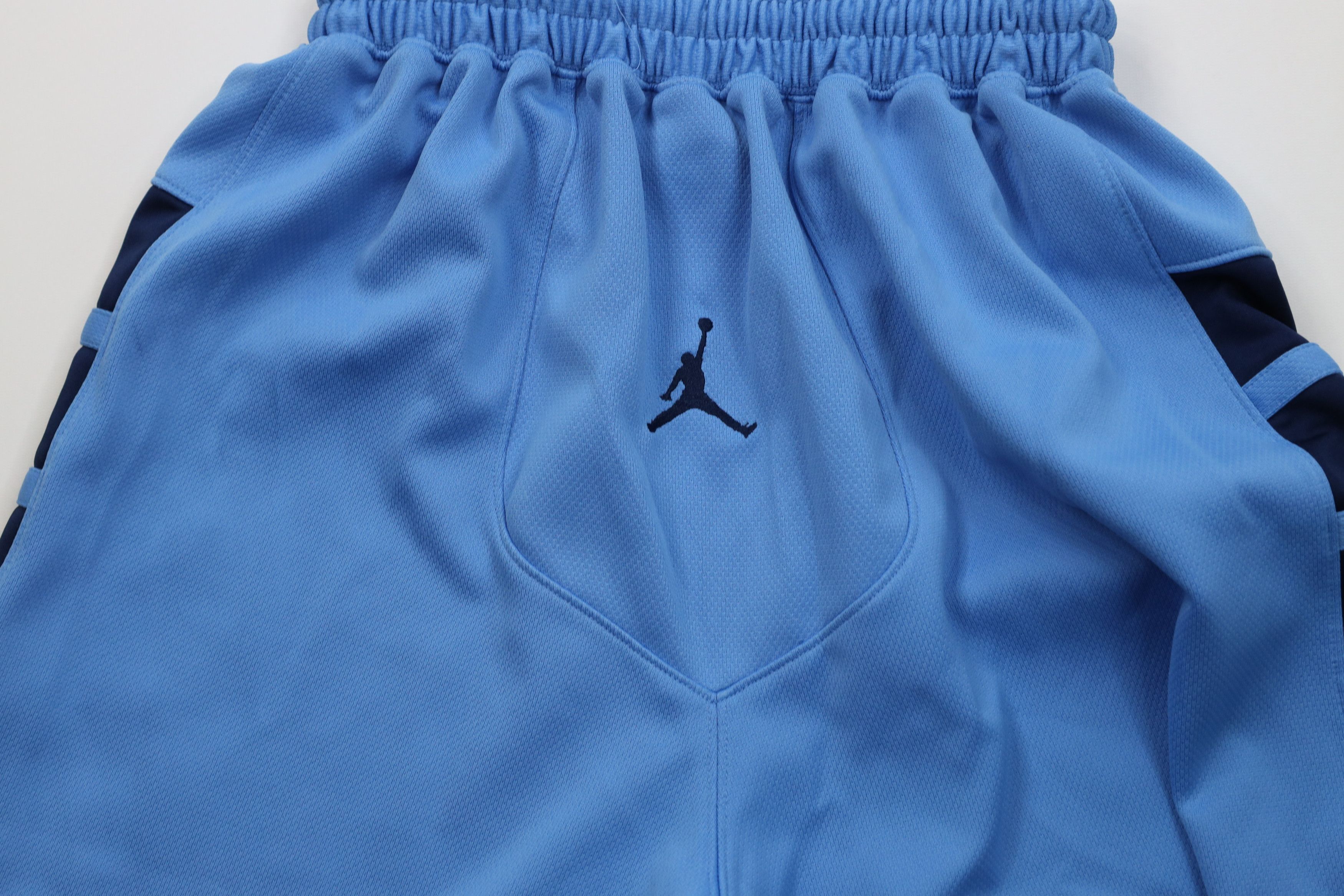 Nike Vintage Nike Air Jordan Heavyweight Basketball Shorts Blue Size US 34 / EU 50 - 11 Thumbnail