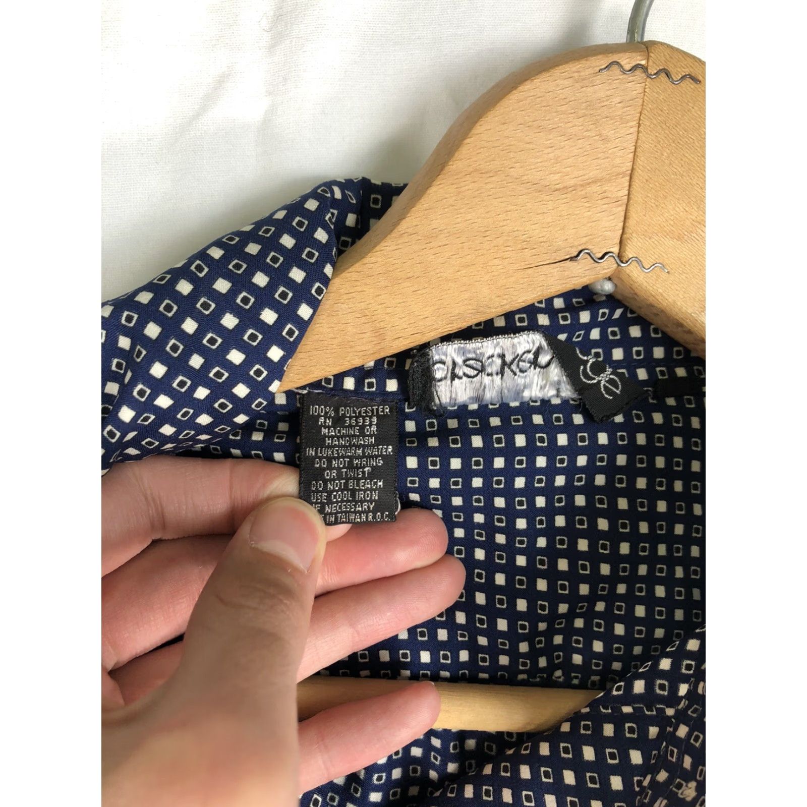 Vintage VINTAGE Breckenridge Shirt Blouse Women’s Medium Blue Collared Geometric 80s J23 Mens? Size M / US 6-8 / IT 42-44 - 5 Thumbnail