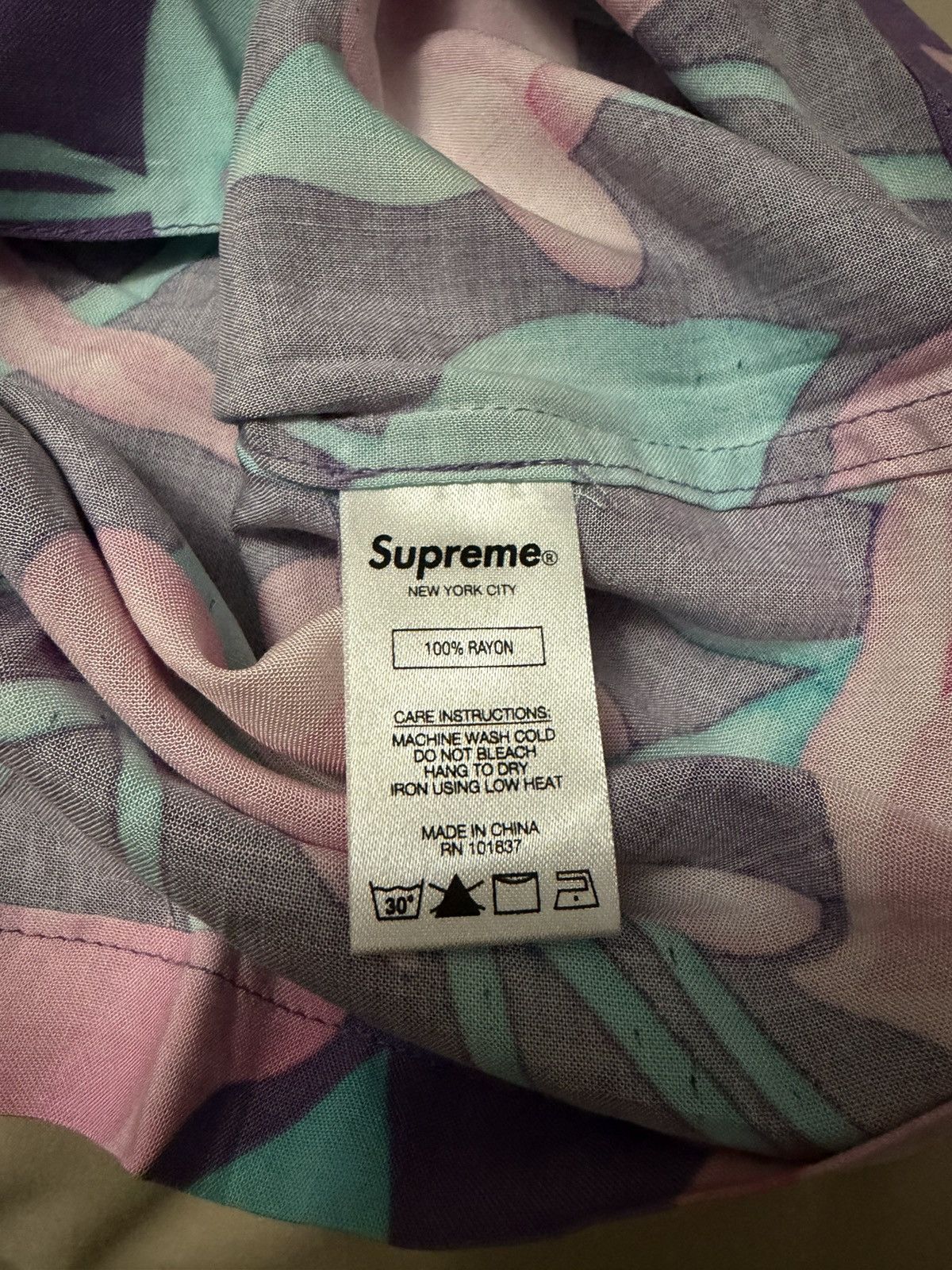 Supreme Supreme Lily Rayon SS18 Purple Large Size US L / EU 52-54 / 3 - 4 Thumbnail