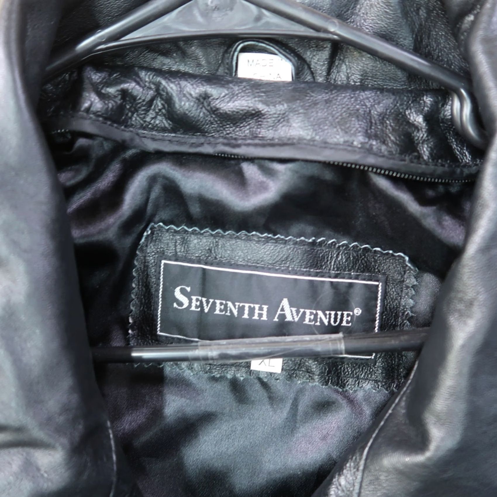 Vintage VINTAGE Motorcycle Leather Jacket Men's XL Black Bomber Coat Lined Insulated Size US XL / EU 56 / 4 - 5 Thumbnail