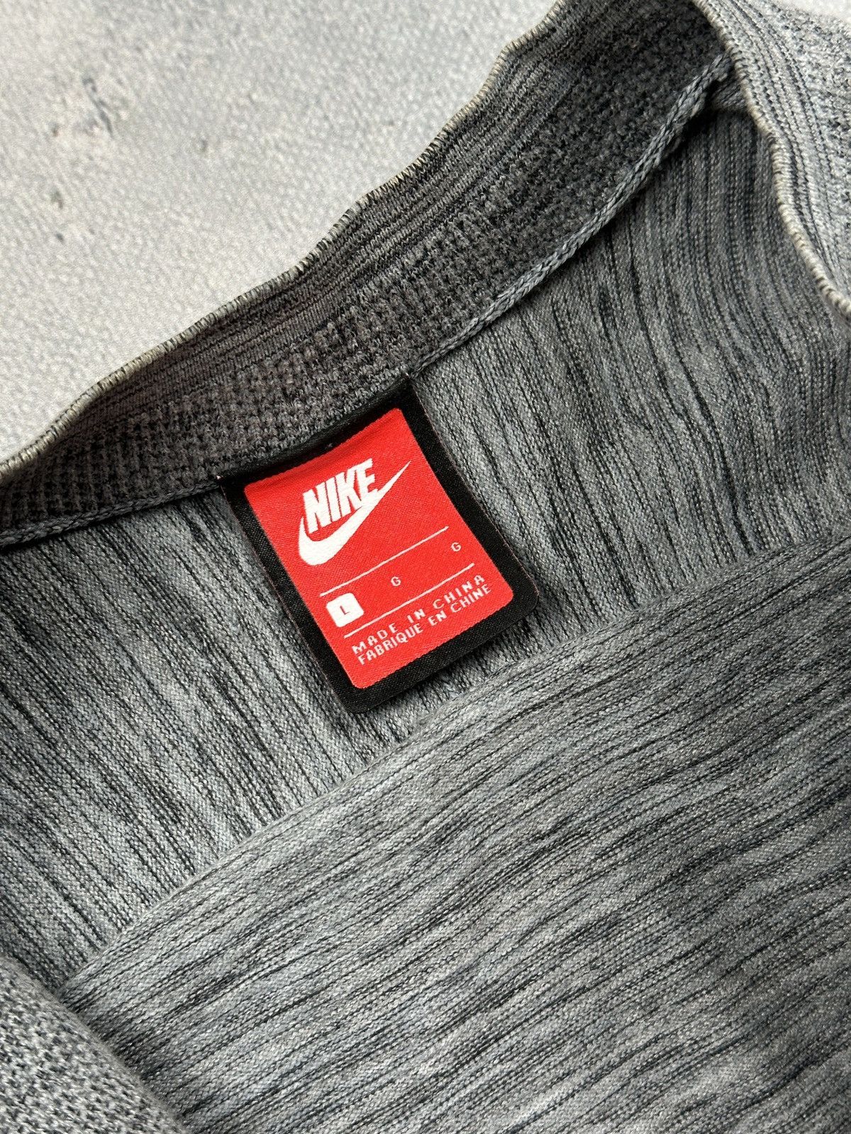 Nike Nike Tech Knit Bomber Jacket Grey Heather Y2K Archive Size L Size US L / EU 52-54 / 3 - 9 Thumbnail