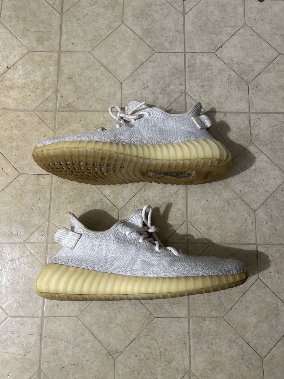 Yeezy adidas Yeezy Boost 350 V2 Cream Size US 9 / EU 42 - 2 Thumbnail