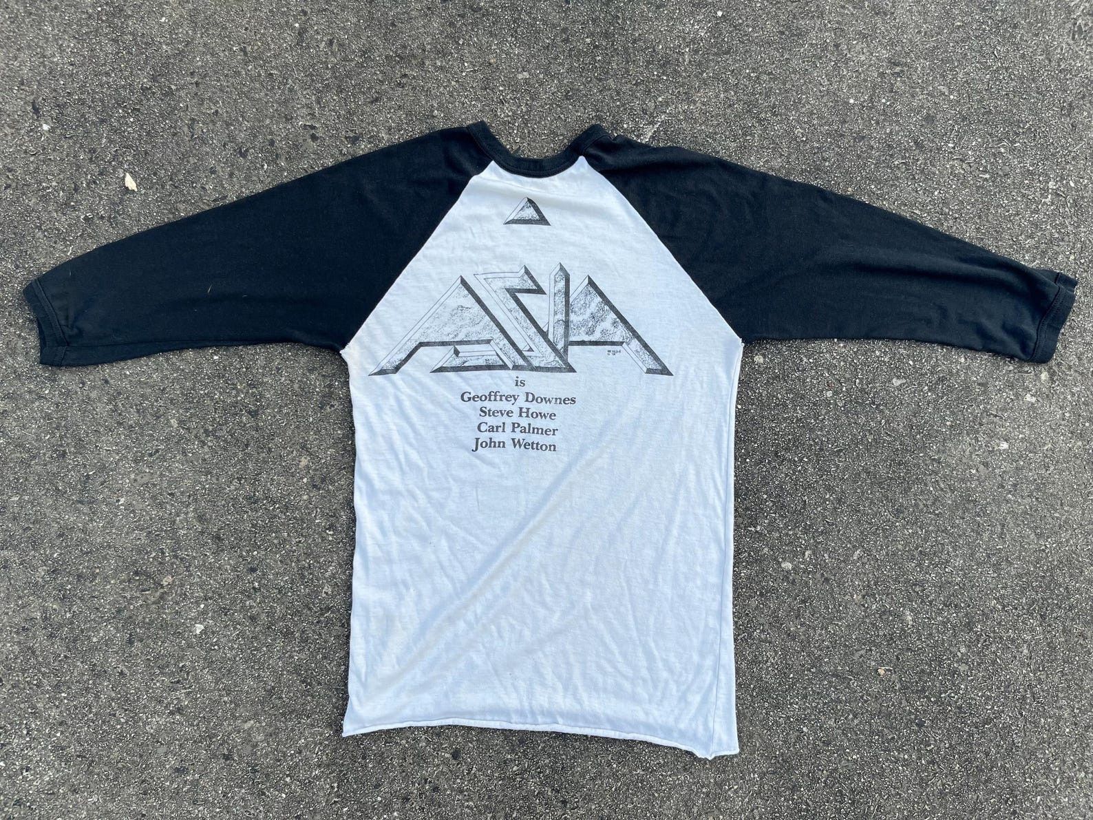 Other Vintage 1982 Asia Tour T-Shirt Raglan 3/4 Sleeve Original Size US M / EU 48-50 / 2 - 3 Thumbnail
