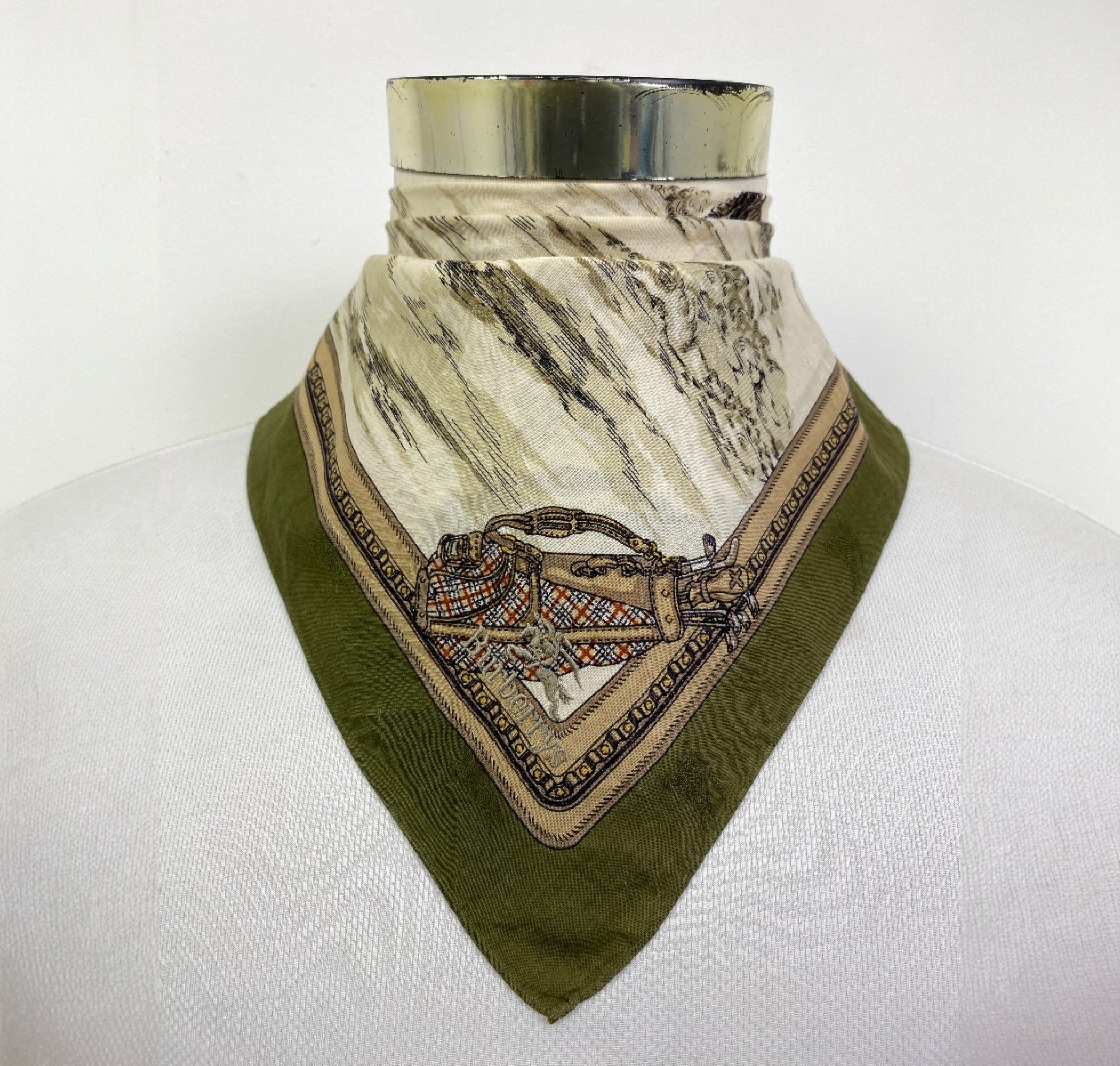 Burberry Vintage Burberrys Handkerchief / Neckerchief HKC1076 Size ONE SIZE - 1 Thumbnail