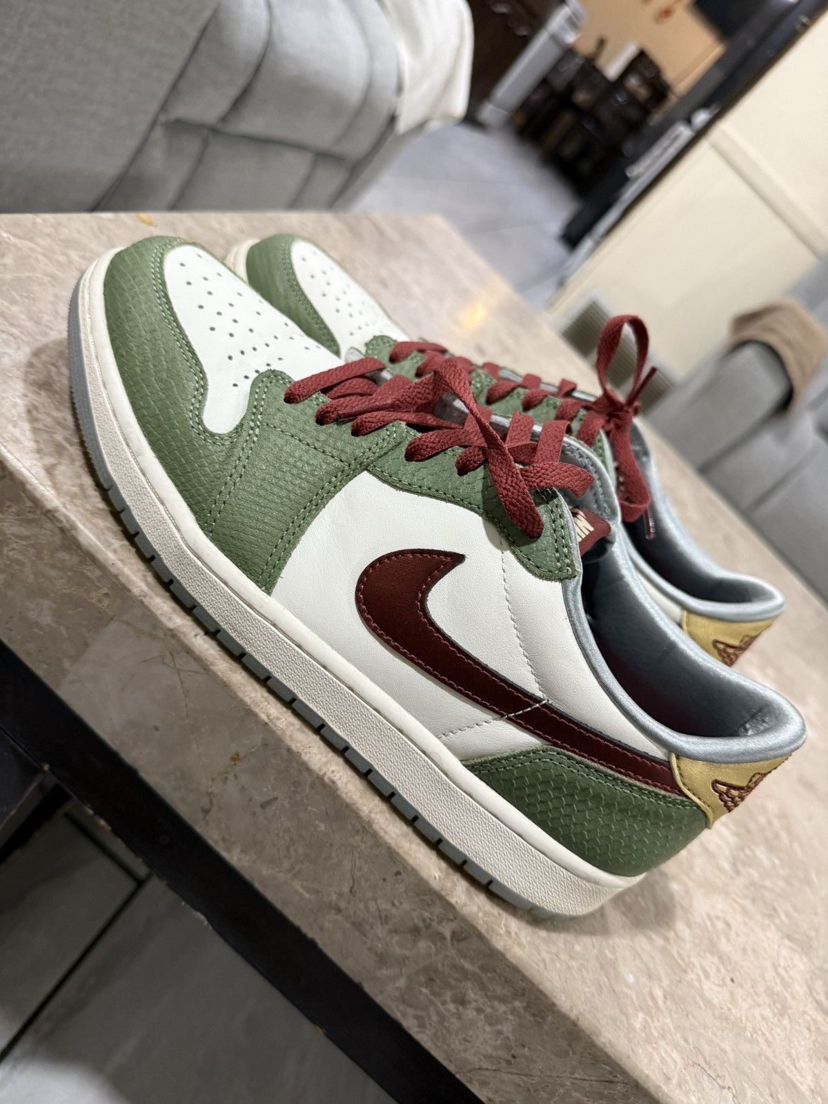 Jordan Brand Jordan 1 year of the dragon Size US 10.5 / EU 43-44 - 1 Thumbnail