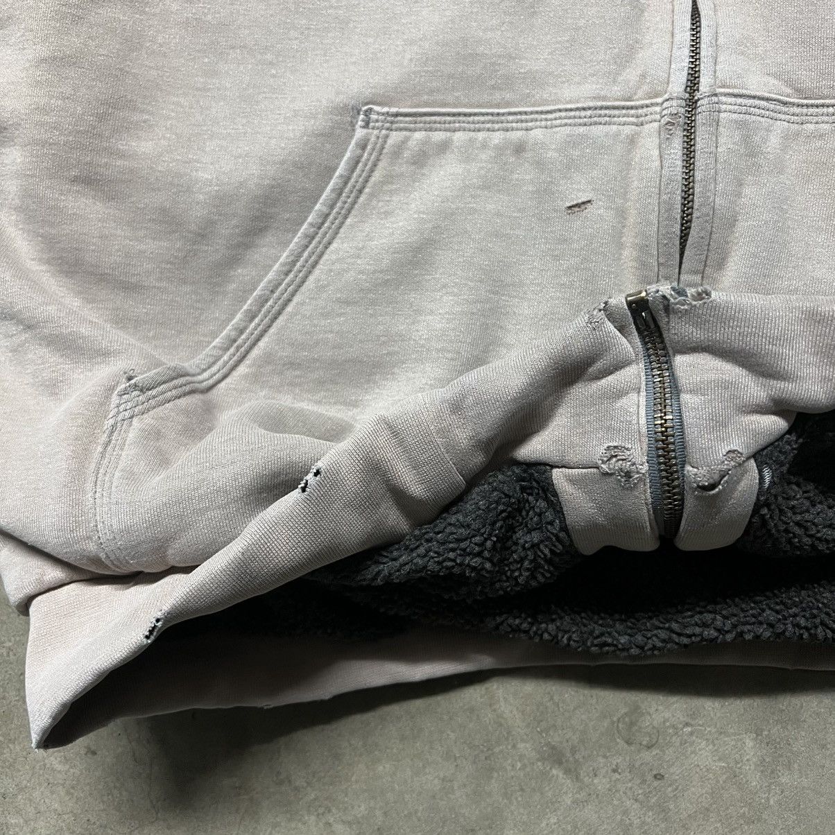 Carhartt × Carhartt Wip × Vintage Vintage Carhartt Distressed Sherpa-Lined Hoodie Sweater Size US L / EU 52-54 / 3 - 7 Thumbnail
