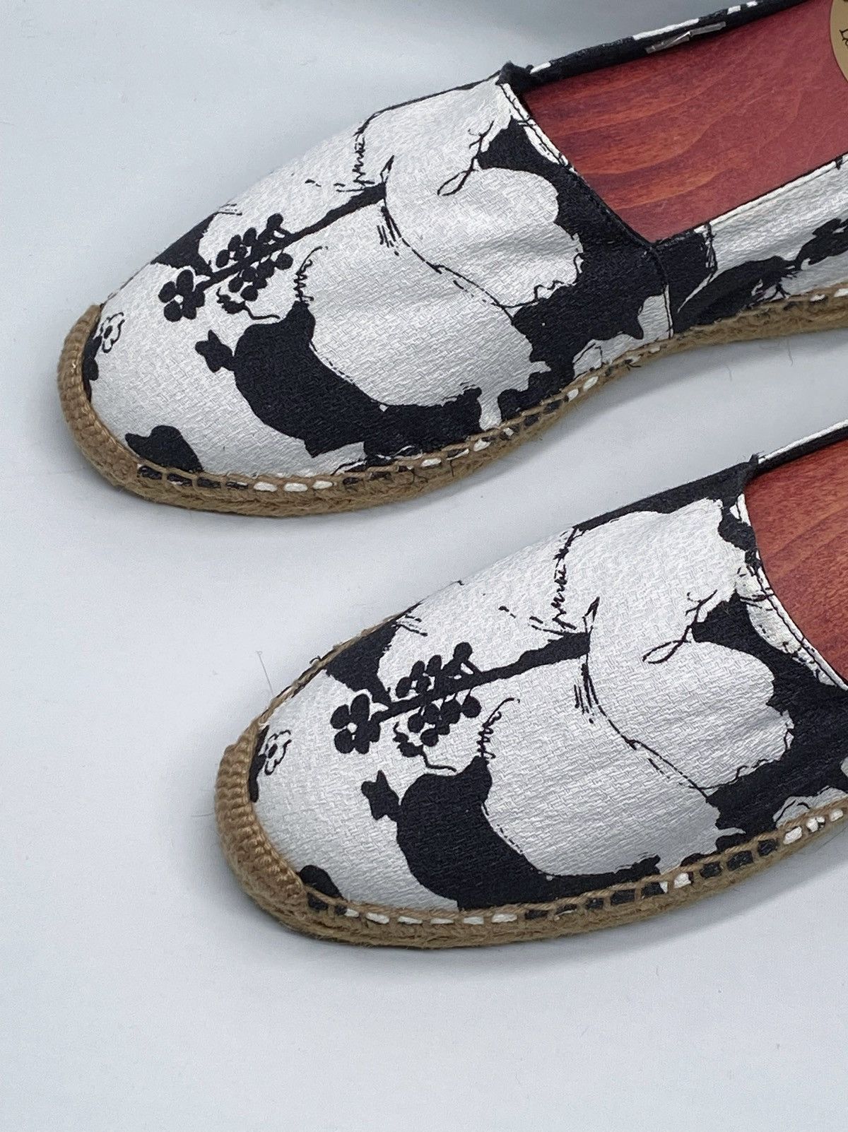 Yves Saint Laurent Saint Laurent Espadrille Slip On Signature Flats size 39.5 Size US 9.5 / IT 39.5 - 5 Thumbnail