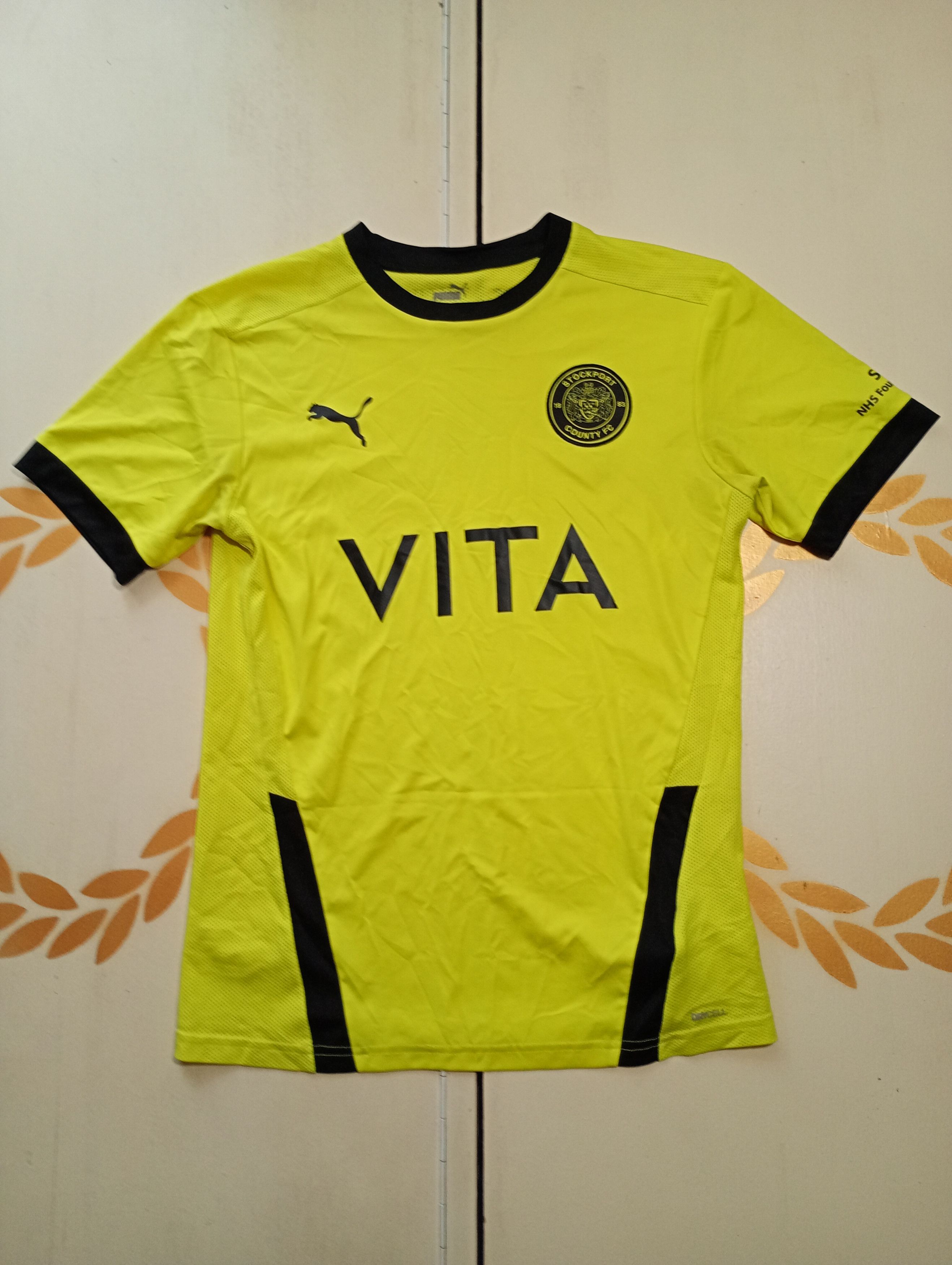 Puma Puma Stockport County FC Jersey 2020-2021 Size US M / EU 48-50 / 2 - 2 Thumbnail