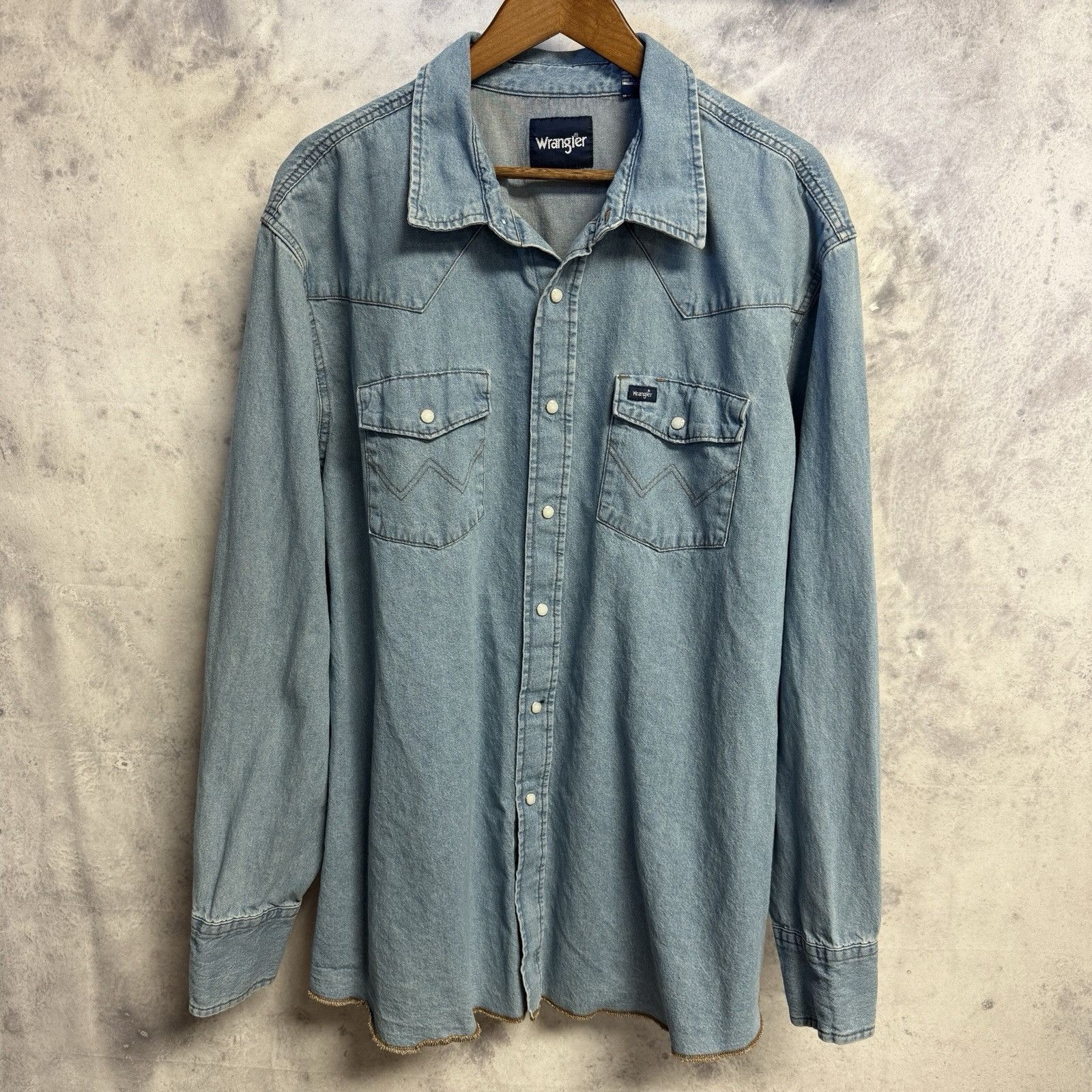 Wrangler Vintage Wrangler Pearl Snap Denim Shirt Mens 2XL 27x32 Blue Size US XXL / EU 58 / 5 - 1 Thumbnail