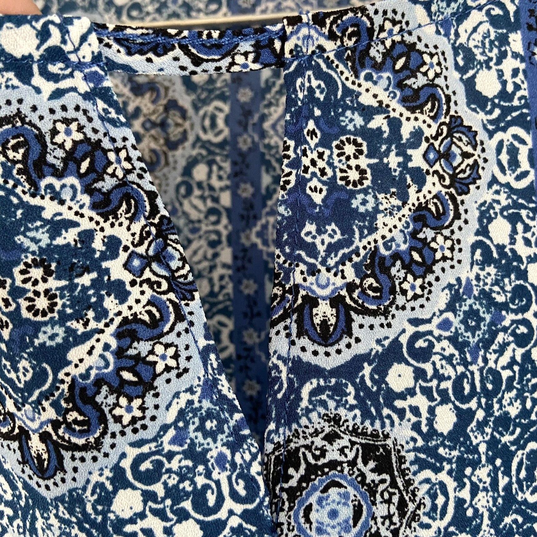 Vintage VINTAGE Pink Rose Blouse Women’s M Short Sleeve Floral Print Cut Out Blue Rose Size M / US 6-8 / IT 42-44 - 6 Thumbnail