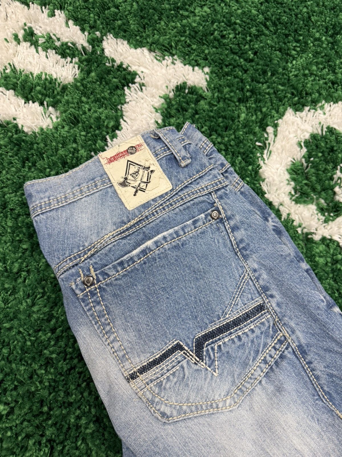 Vintage Vintage Axe Crown Denim Jeans Sz. 33 Skull Distressed Size US 33 - 1 Thumbnail