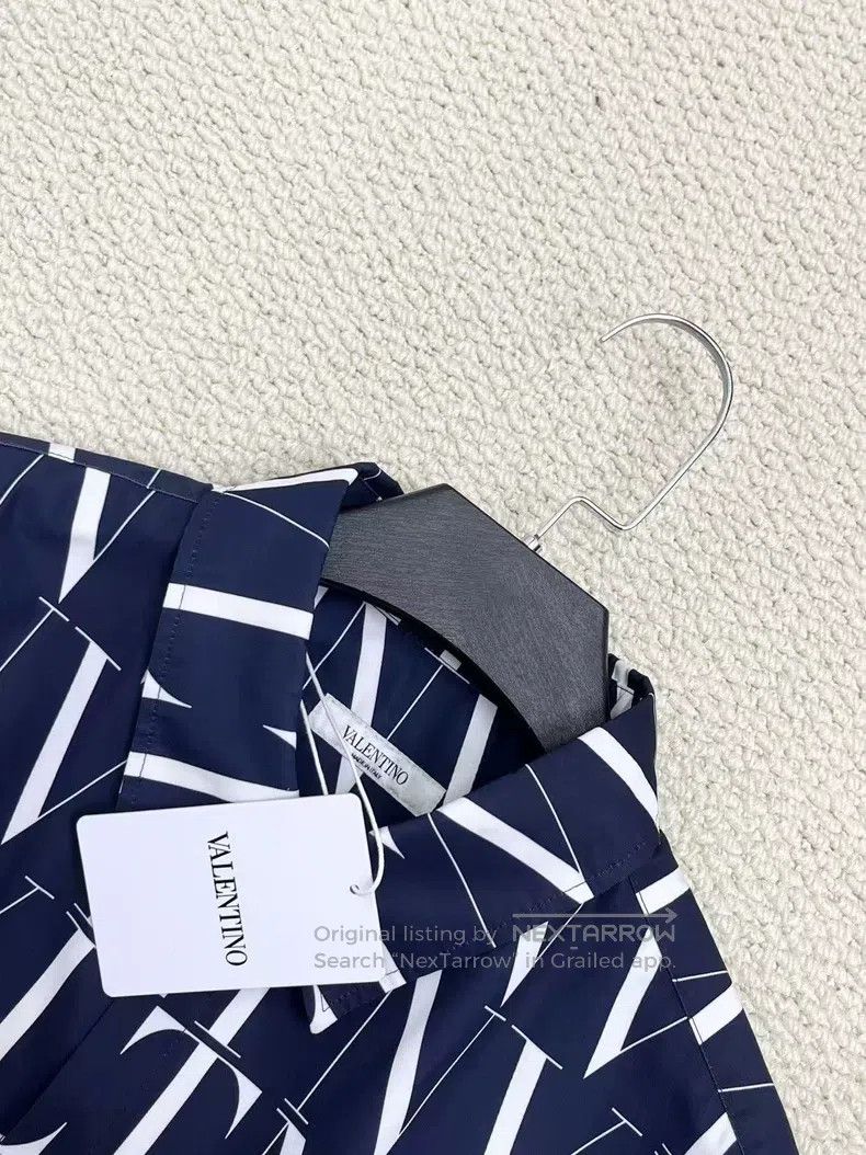 Valentino Valentino Navy nylon letter logo full print of the lapel s Size US M / EU 48-50 / 2 - 3 Thumbnail