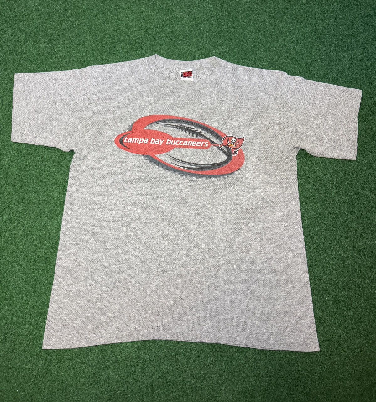 NFL Vintage 90s Tampa Bay Bucaneers Retro Late 90s XXL T Shirt Size US XXL / EU 58 / 5 - 1 Thumbnail
