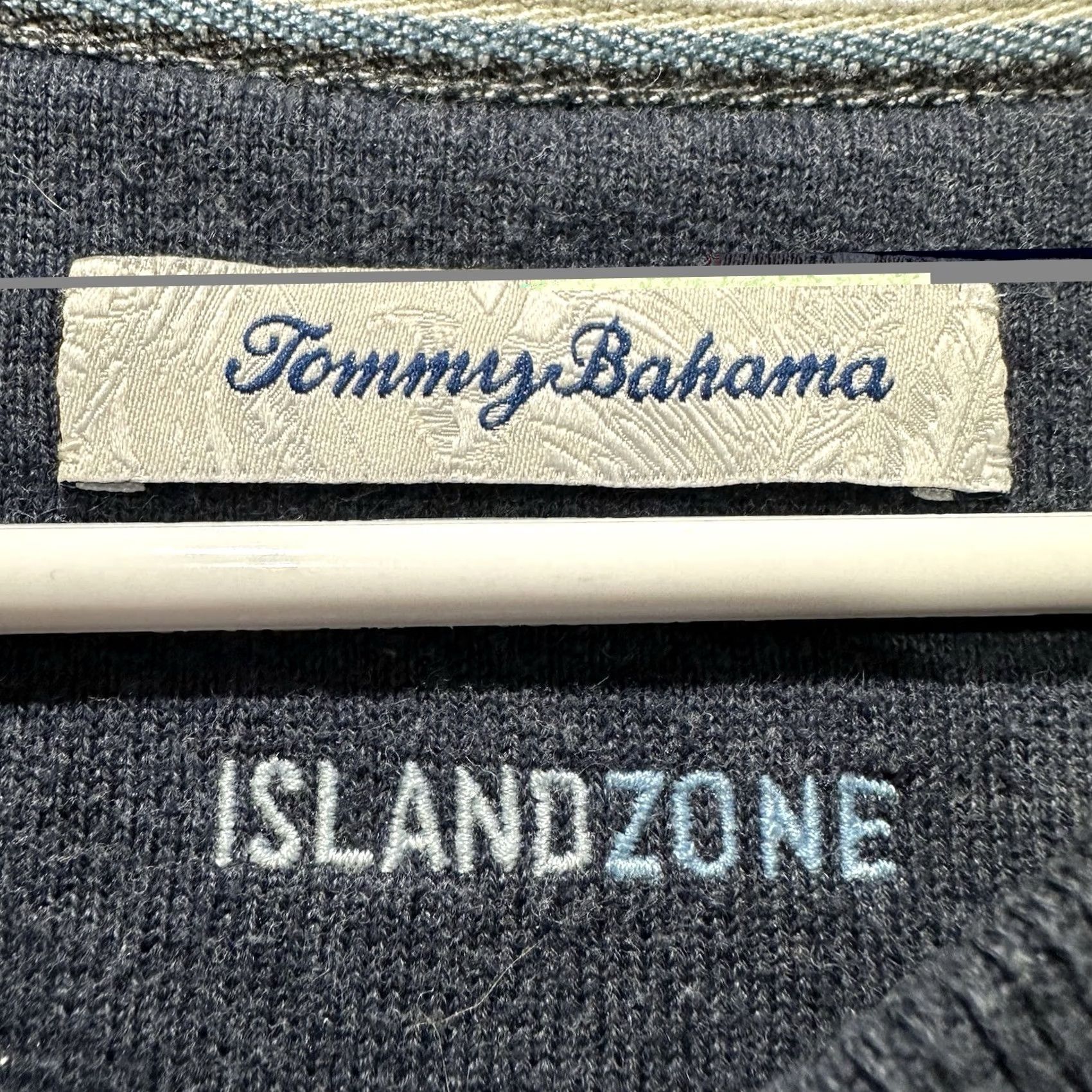 Tommy Bahama Tommy Bahama Sweater Mens Small Blue V-Neck Pullover Knit Soft EUC Size US S / EU 44-46 / 1 - 4 Thumbnail