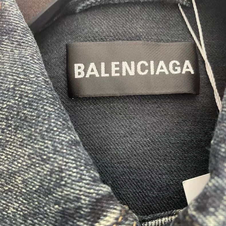 Balenciaga Balenciaga Digital Embroidery Made Old Jacket Size US S / EU 44-46 / 1 - 4 Thumbnail