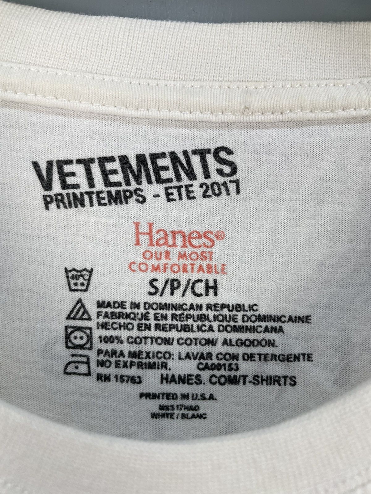 Vetements Vetements printemps - ete 2017 T-Shirt Size US S / EU 44-46 / 1 - 6 Thumbnail