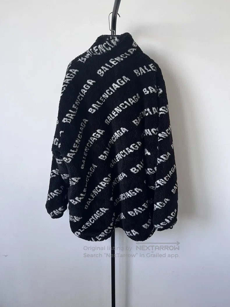 Balenciaga Balenciaga Collar Drooped Shoulder Loose Faux Fur Flocked Size XXS / US 00 / IT 34 - 2 Thumbnail