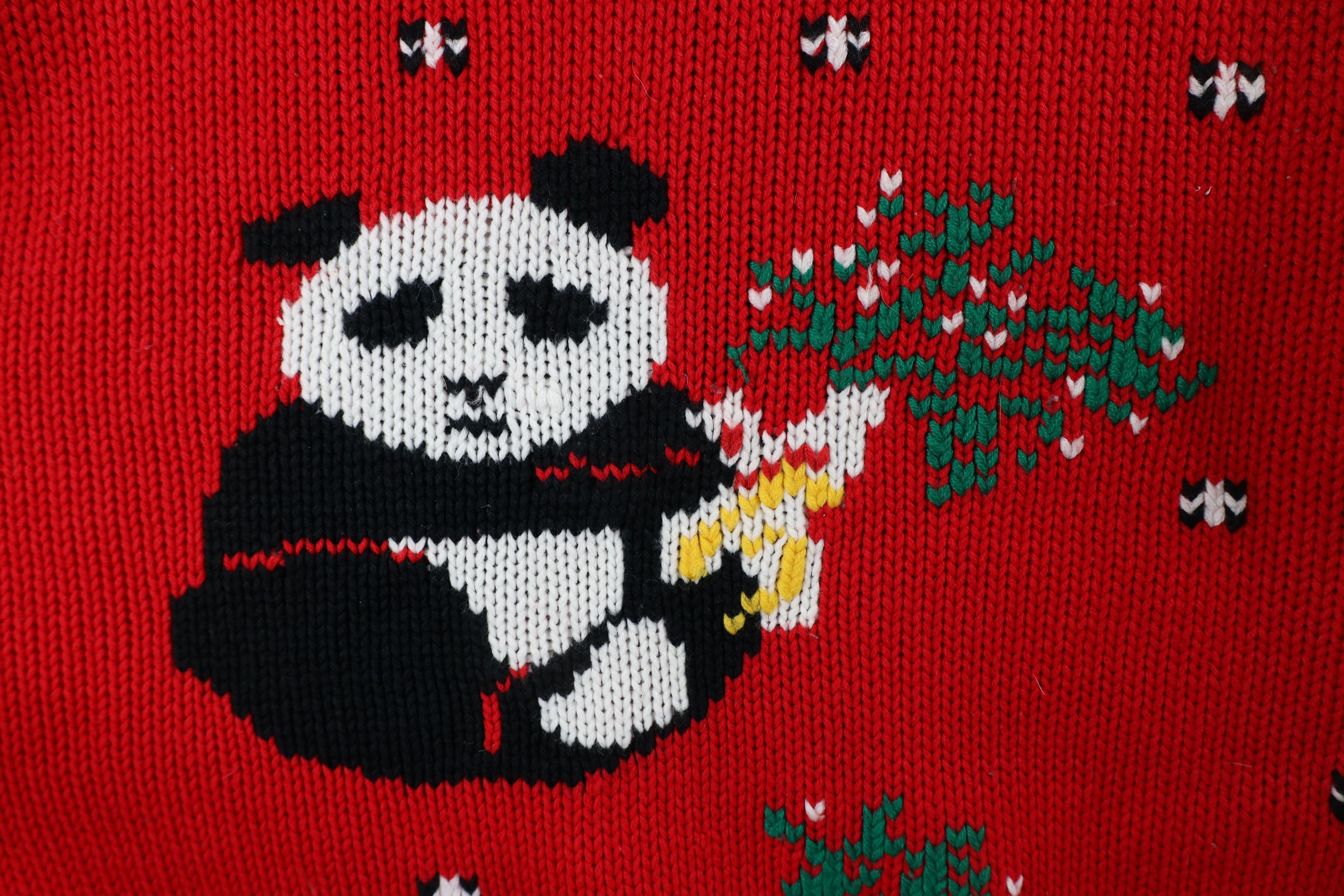 Vintage Vintage 90s Streetwear Panda Bear Knit Crewneck Sweater Red Size 3XL / US 20-22 - 4 Thumbnail