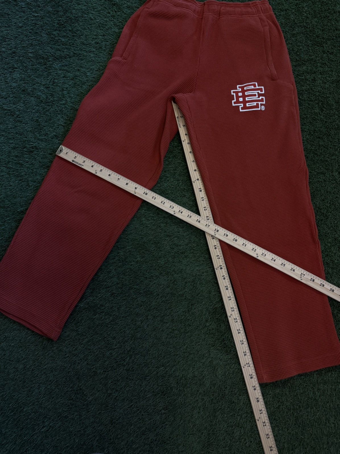 Eric Emanuel Eric Emanuel FW21 RED Thermal Sweatpants Size (M) Size US 31 - 12 Thumbnail