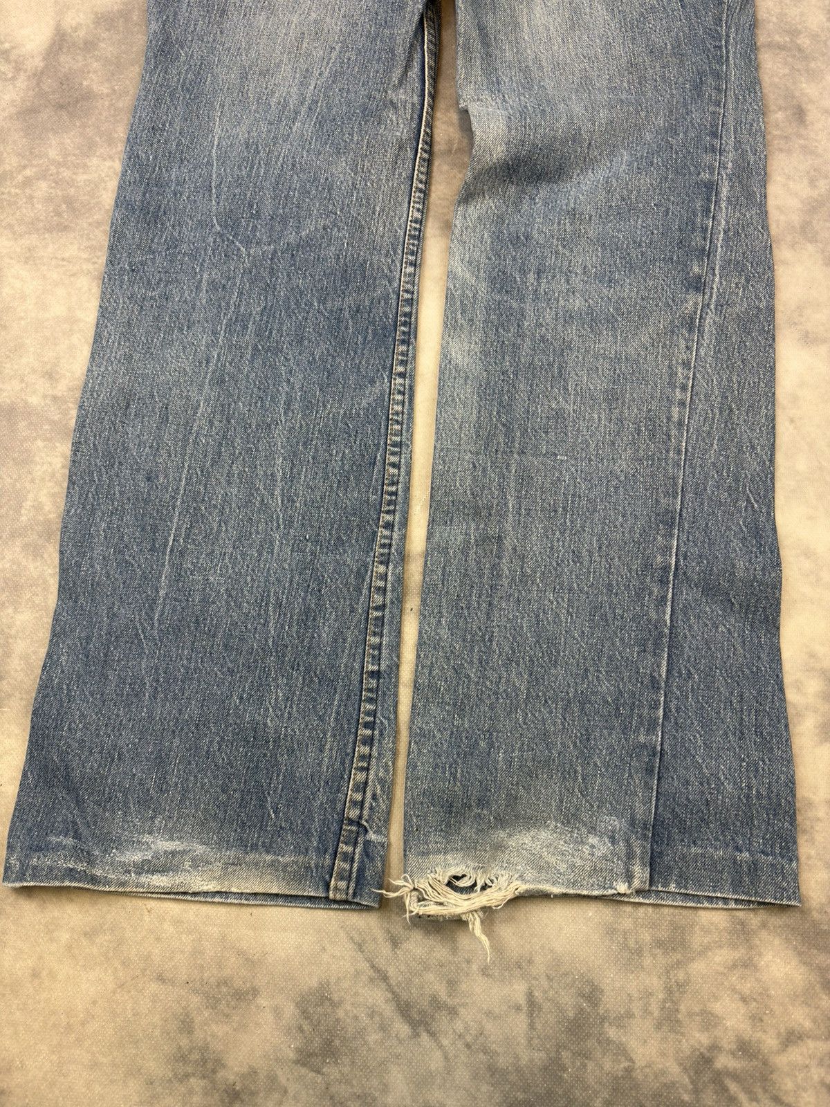 Levi's × Vintage Vintage Levi’s distressed denim jeans orange tab USA 90s Size US 32 / EU 48 - 2 Thumbnail