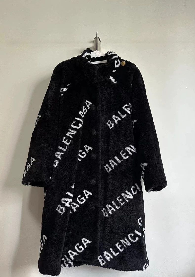 Balenciaga Balenciaga size 34 Full Print Teddy Coat Size S / US 4 / IT 40 - 1 Thumbnail